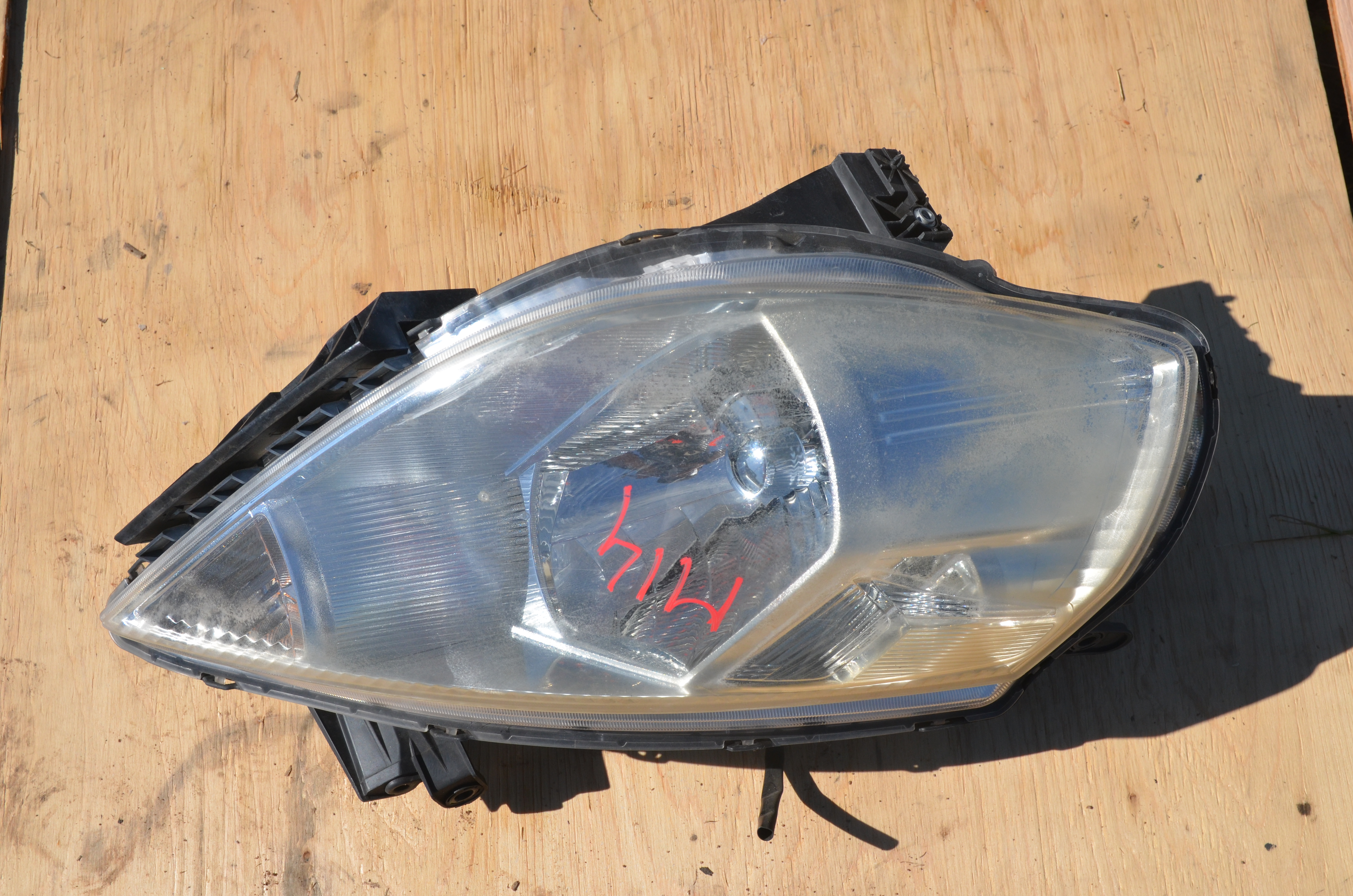 Nissan Tida Headlight 