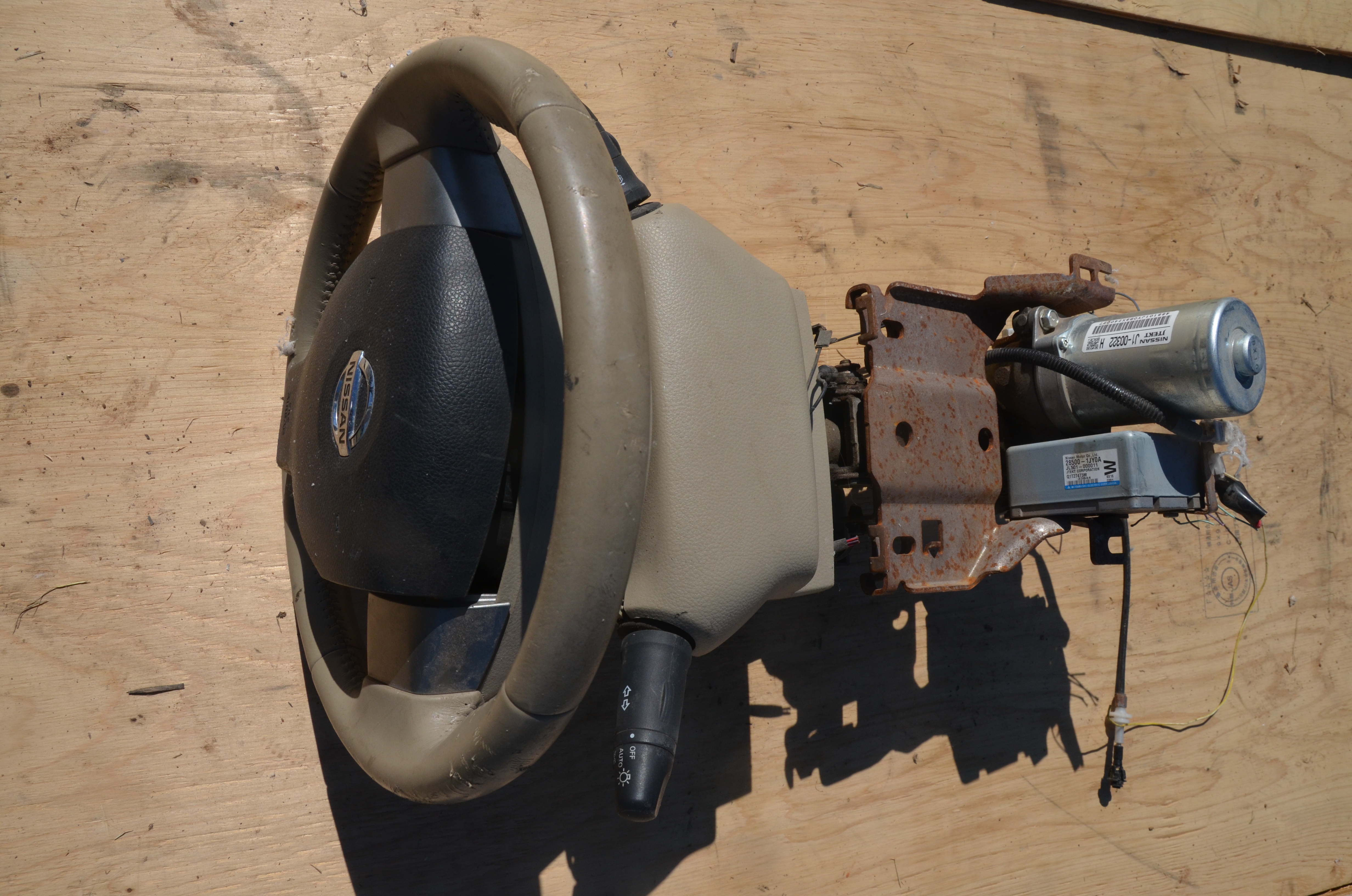 Nissan Tida complete Steering and switches