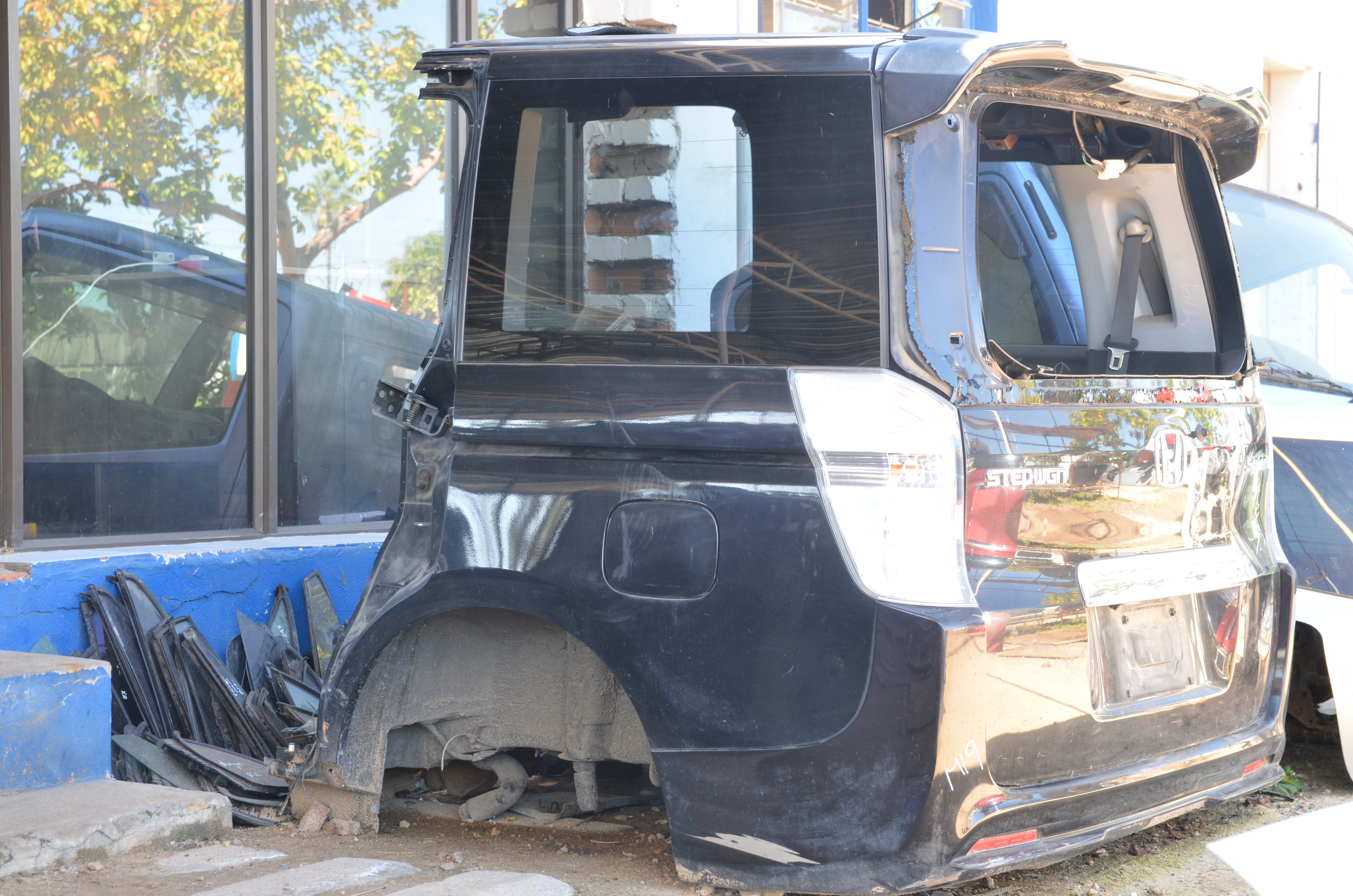 Honda Stepwagon Backcut