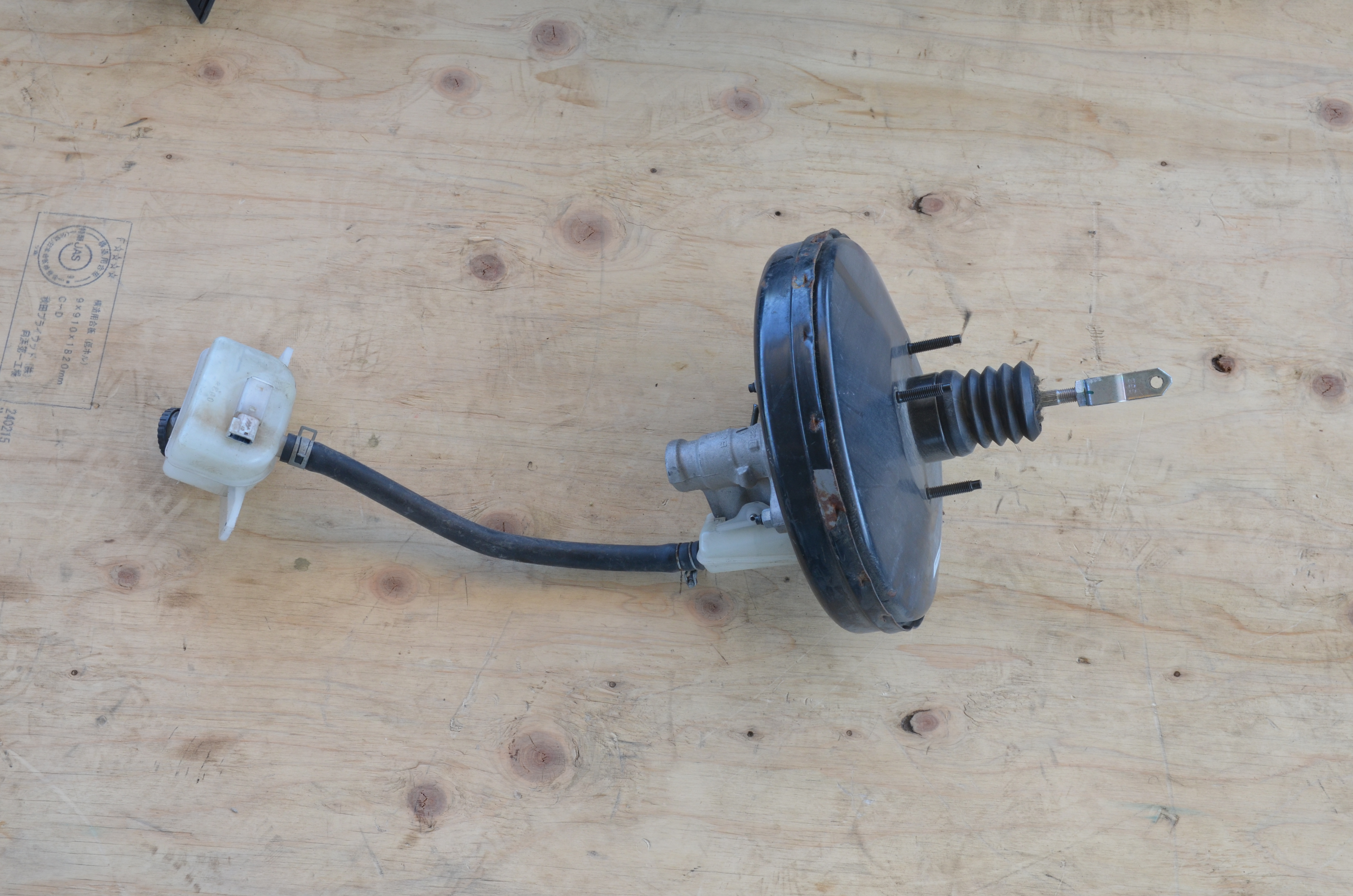 Nissan Serena Brake Booster & master Cylinder