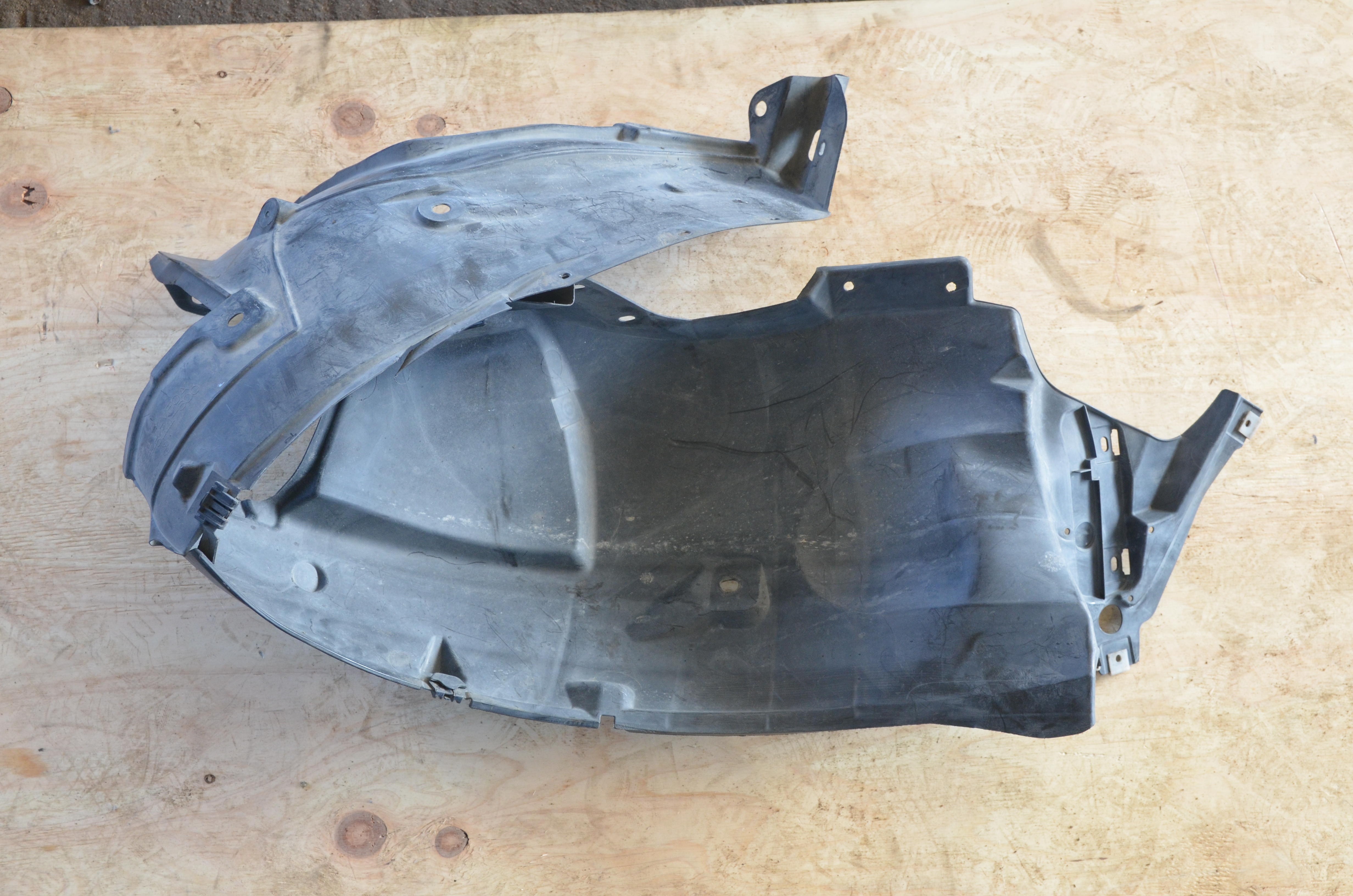 Nissan Serena 2016 Fender Liner