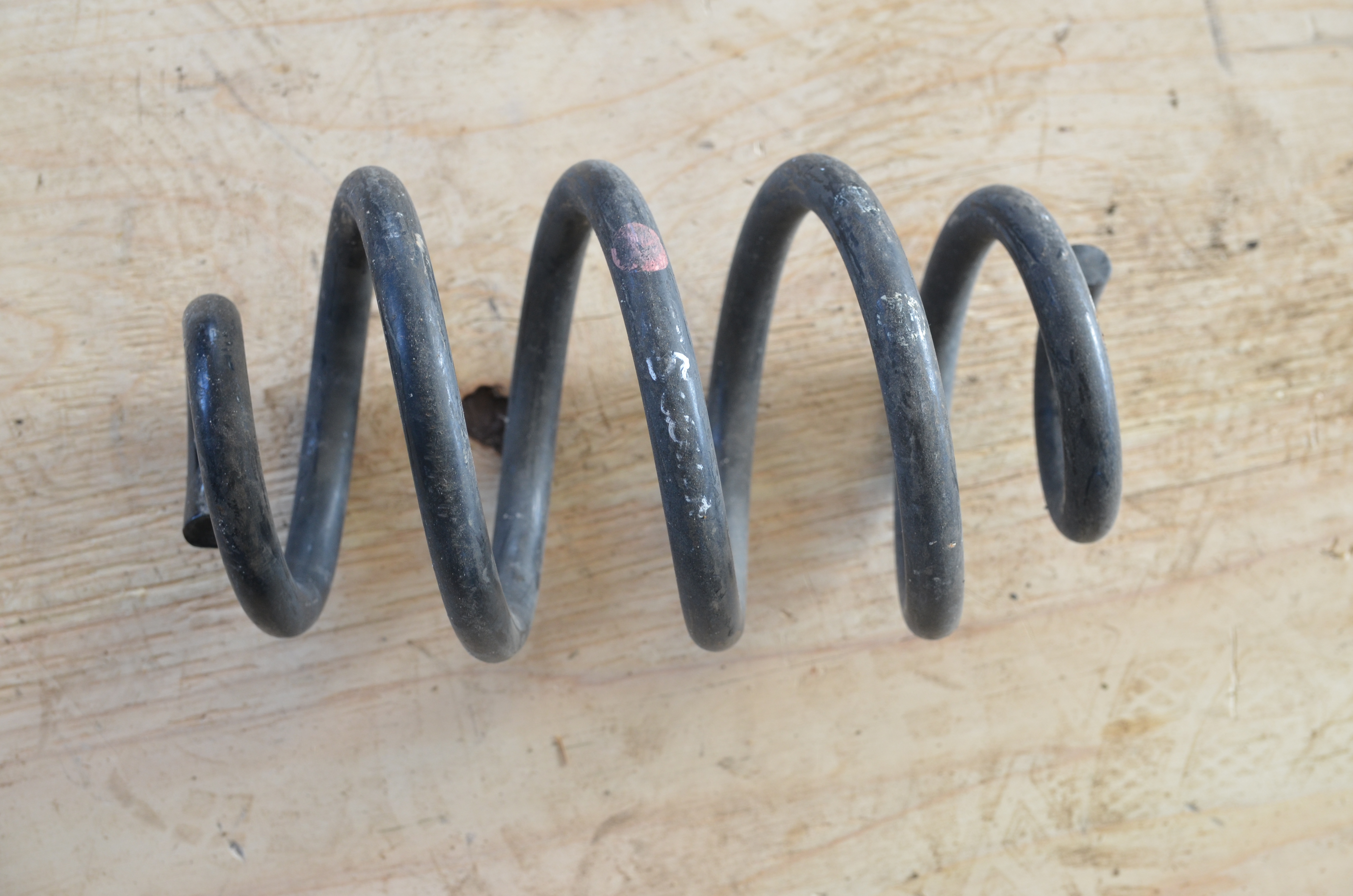 Nissan Serena 2016 Rear Spring