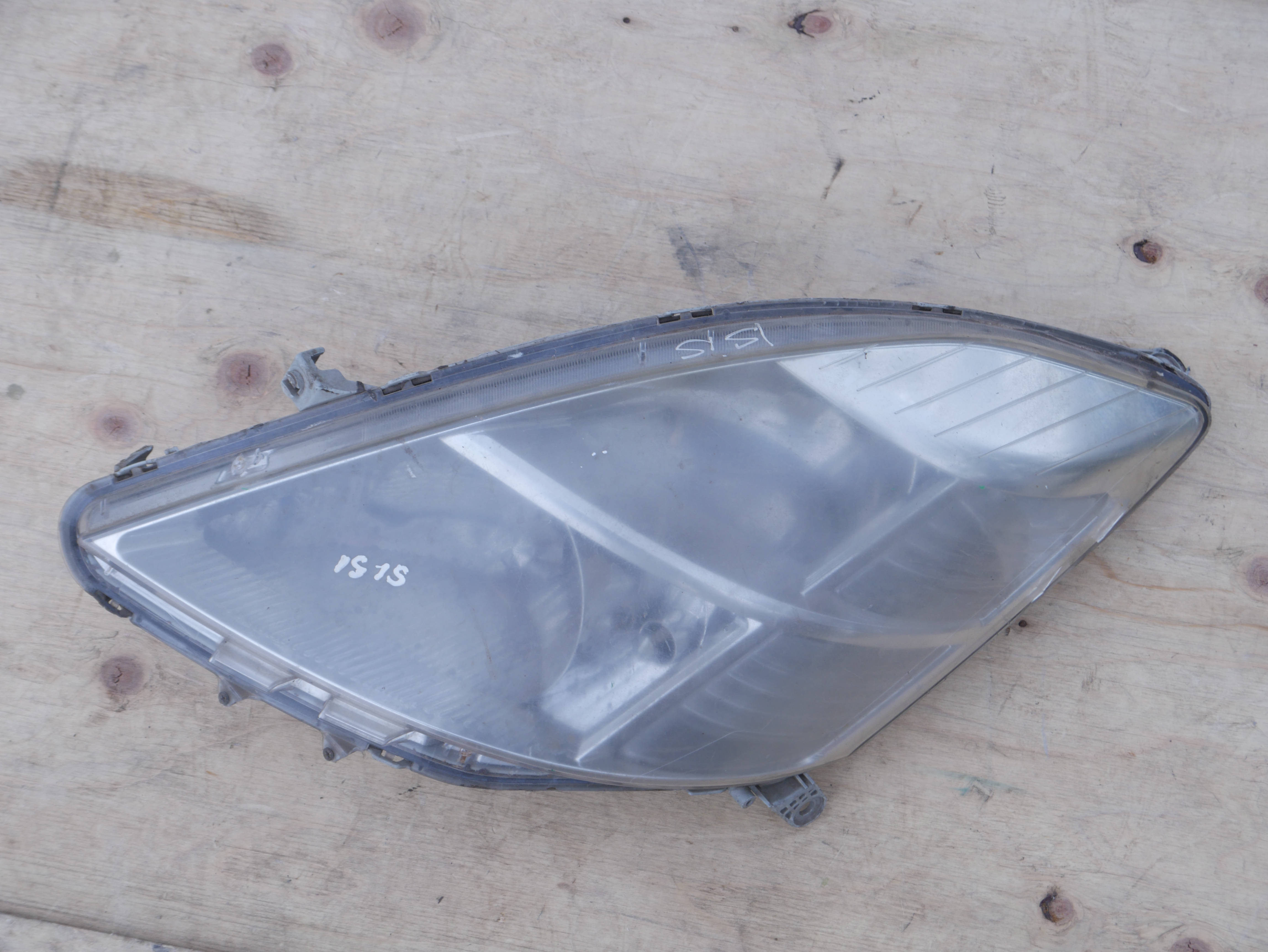 Toyota Isis Headlight