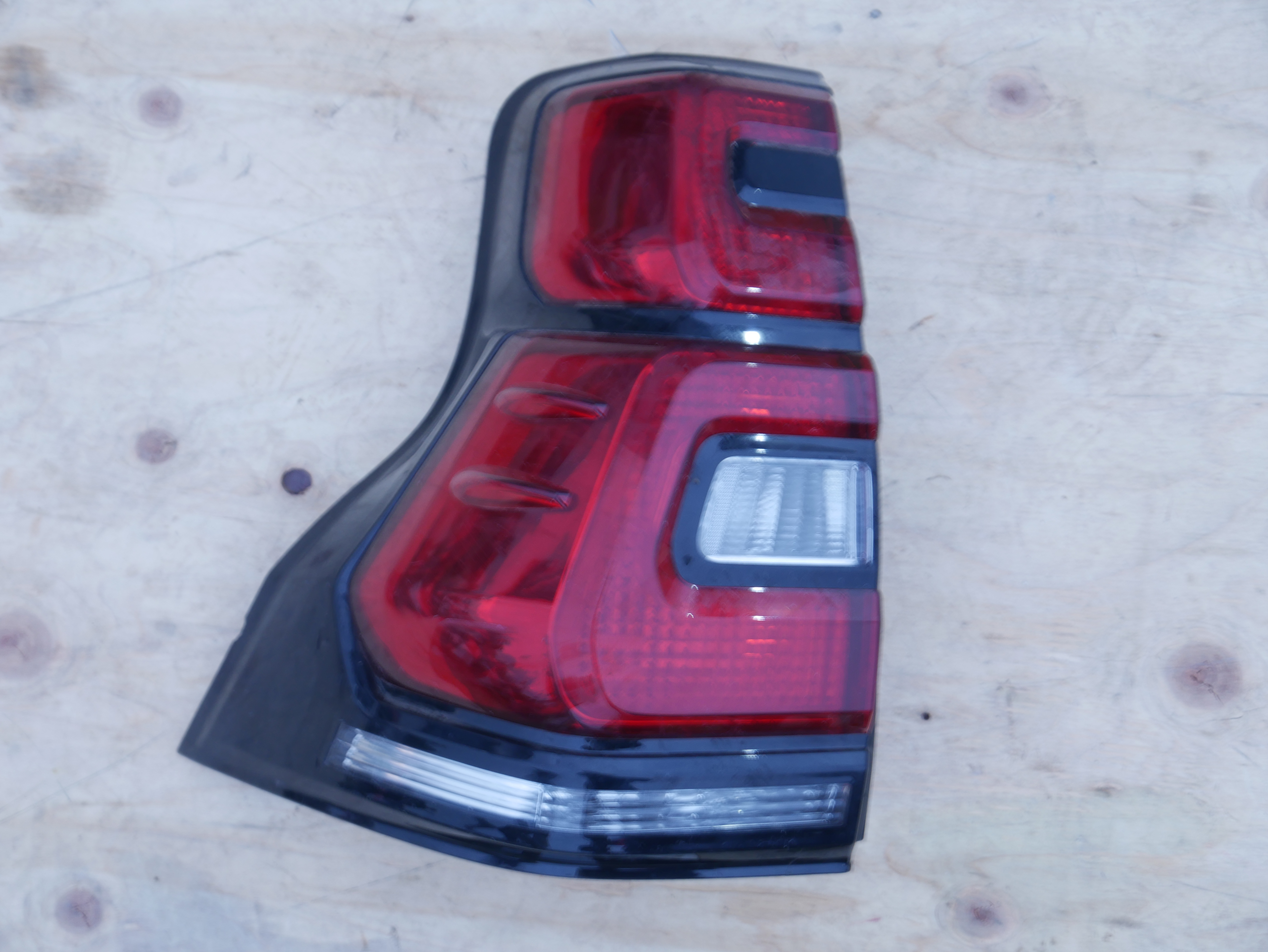 Prado 250 Series Light