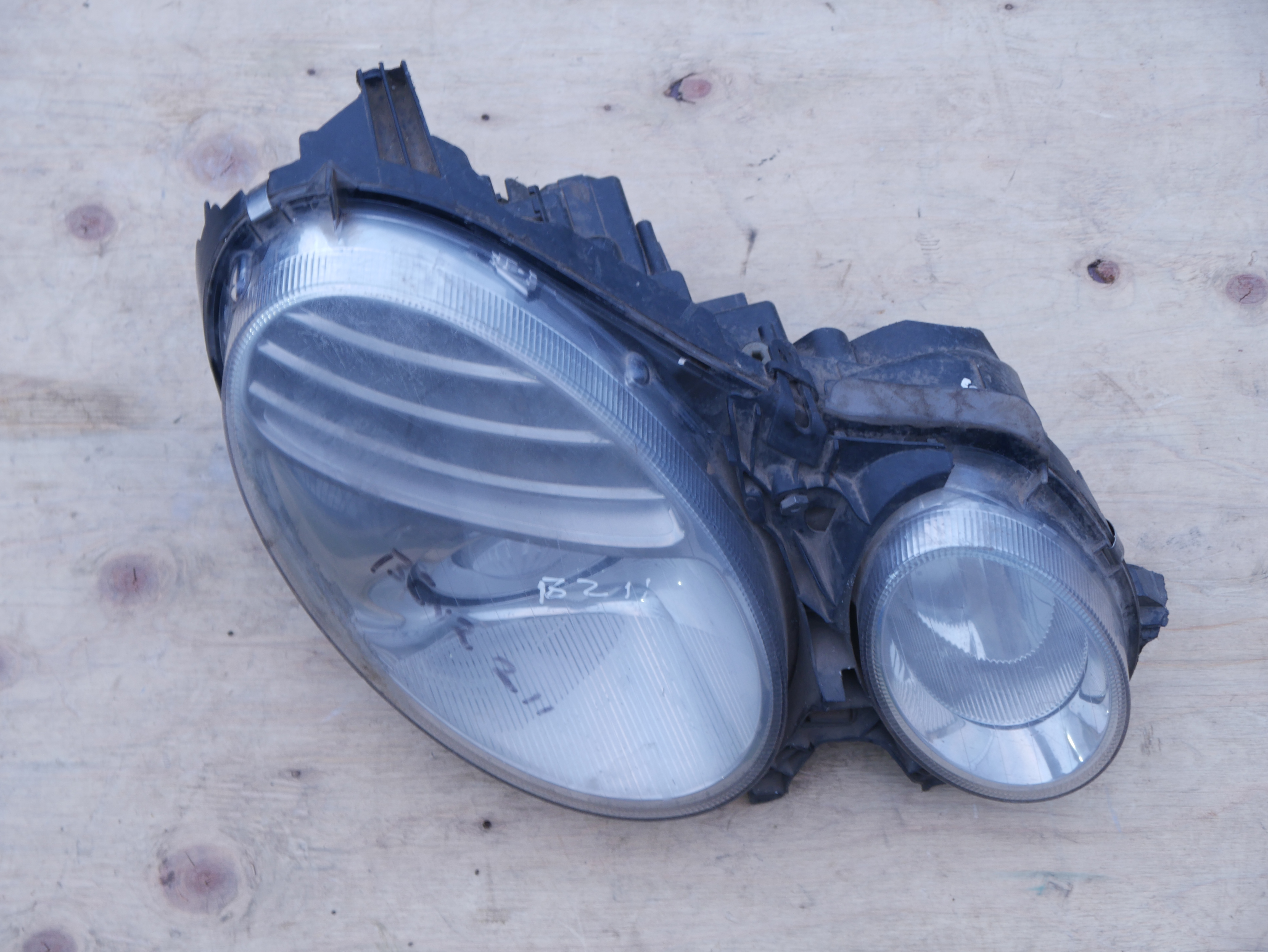 Benz 211 Headlight