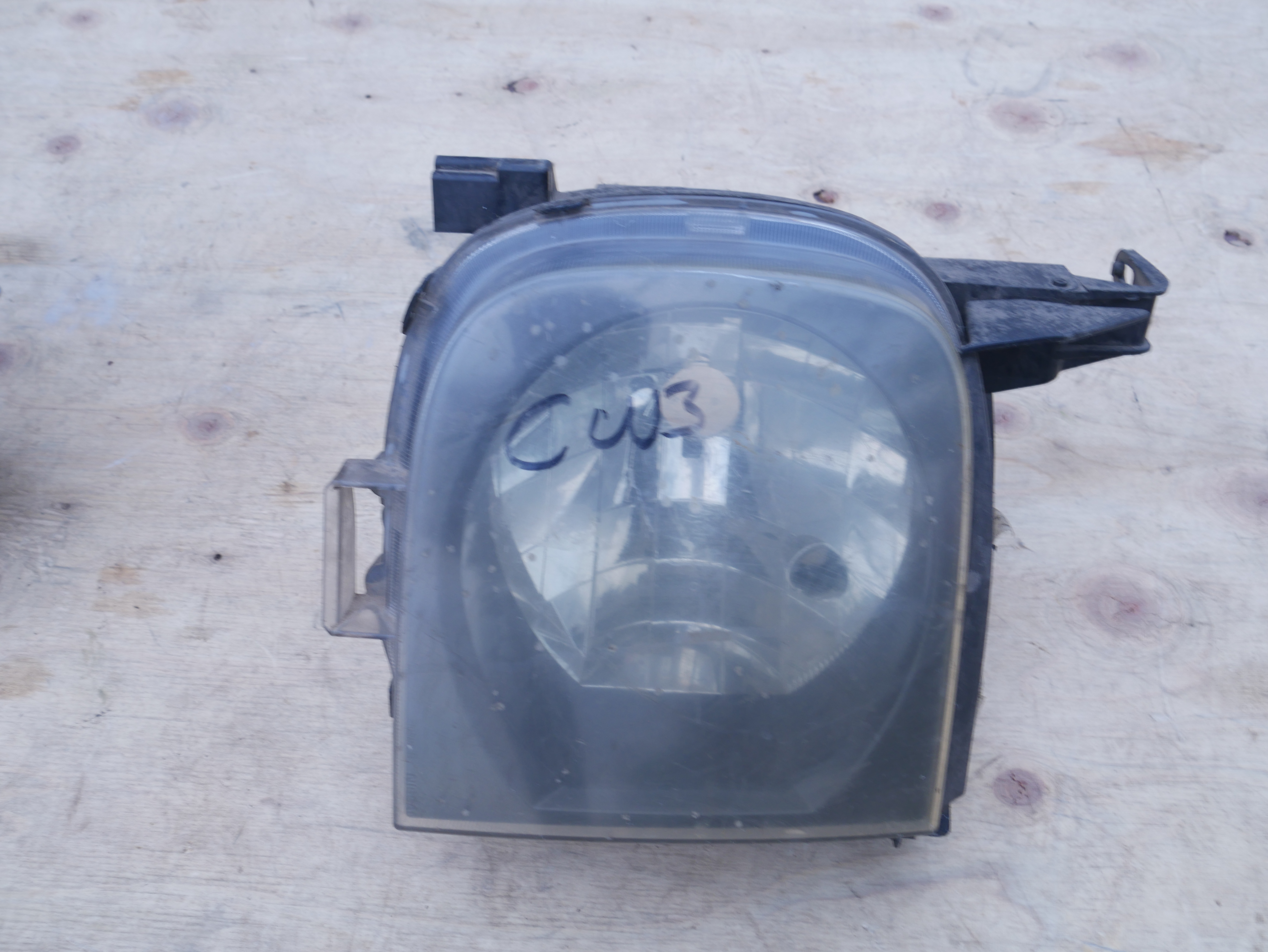 Nissan Cube Headlight