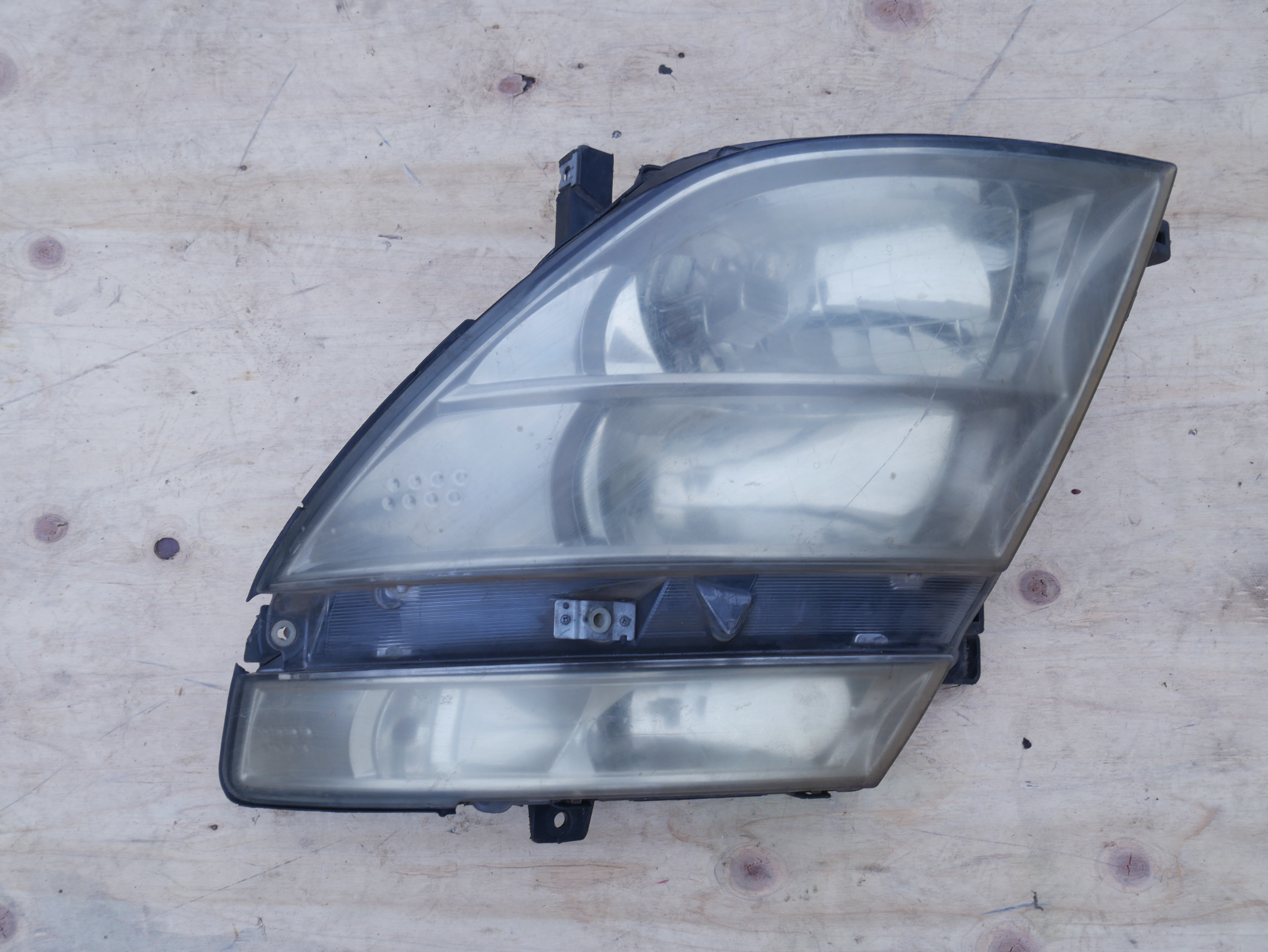 Elgrand New Headlight 