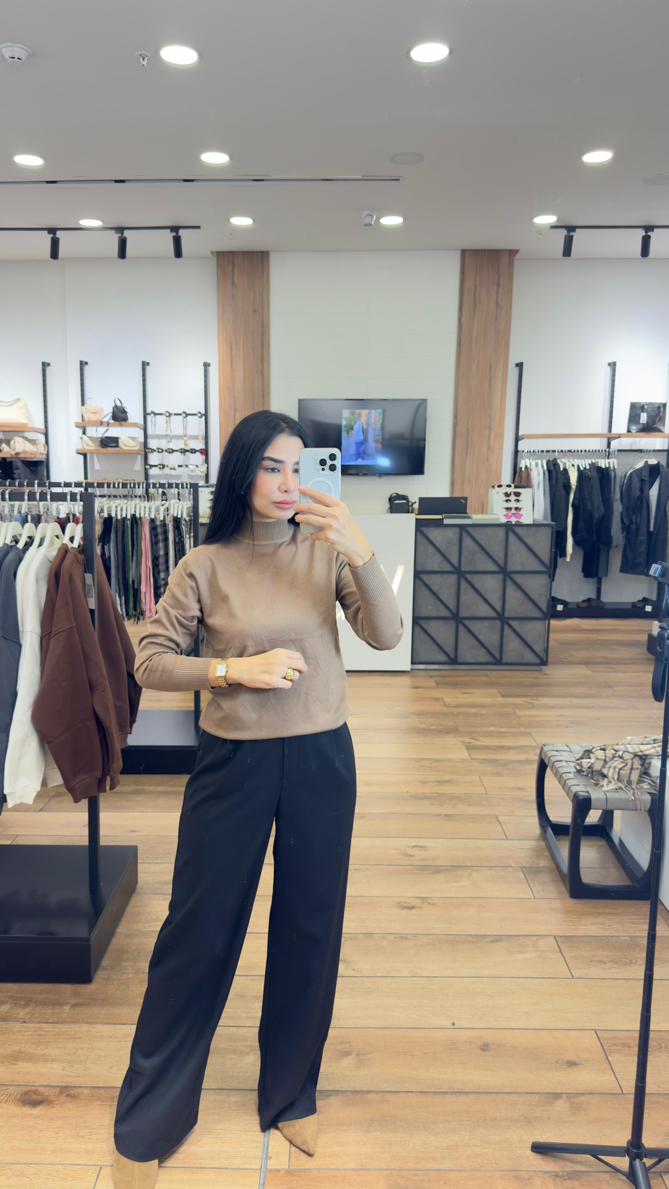 Italian mocci top low neck