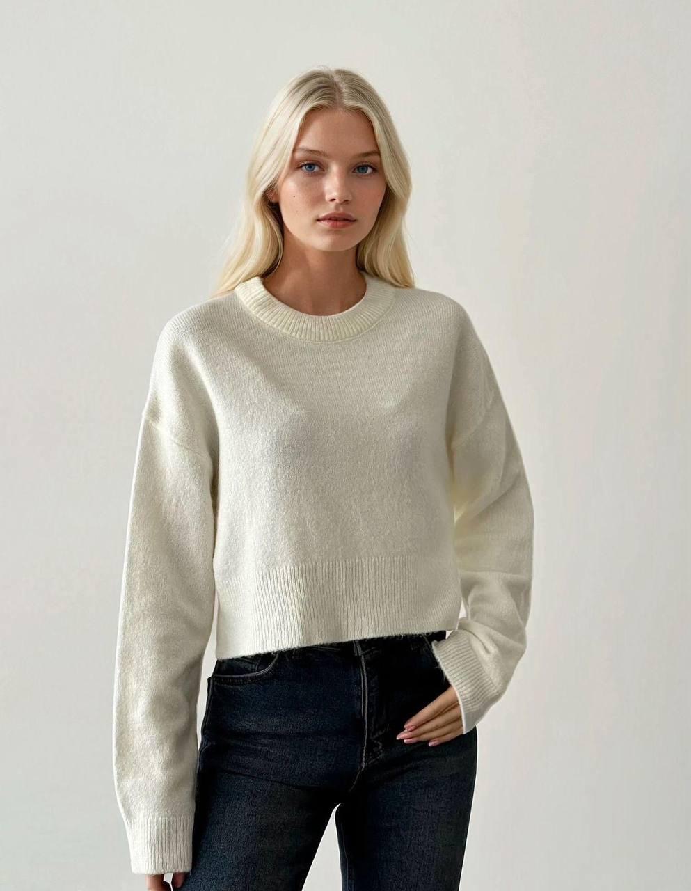 Round neck wool top
