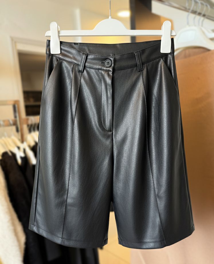 Leather short