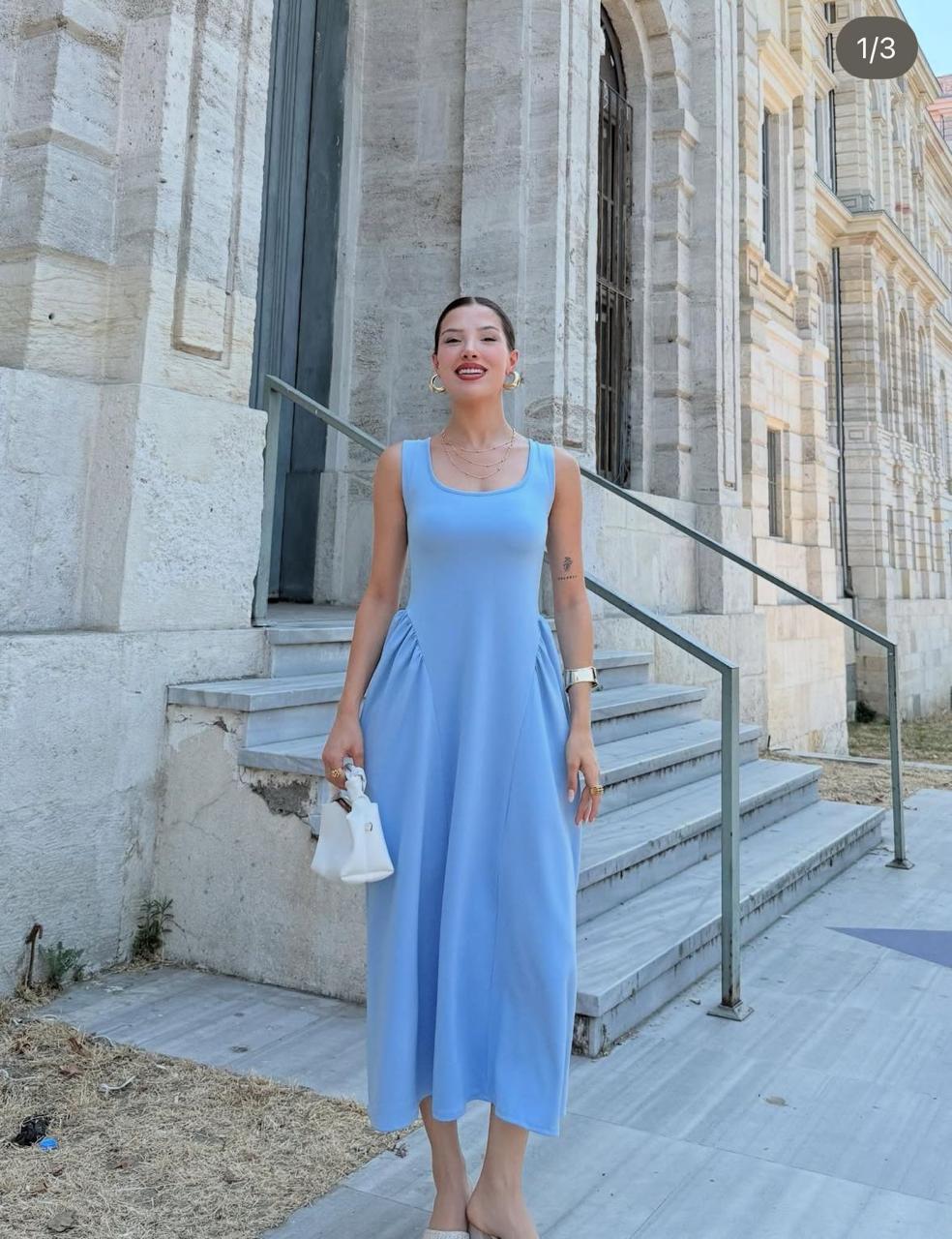 sleeveless dress