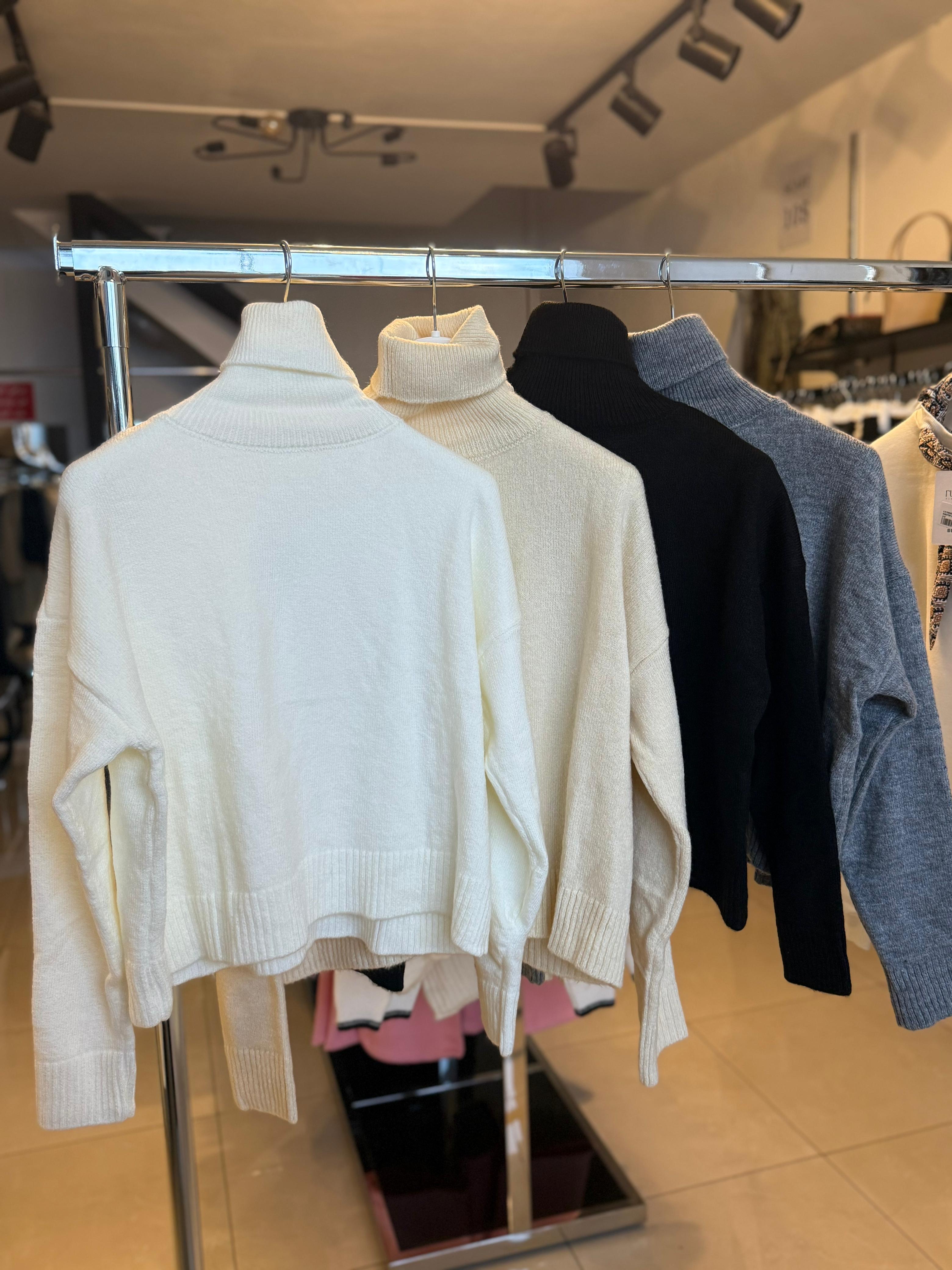 Roll-Neck Pullover