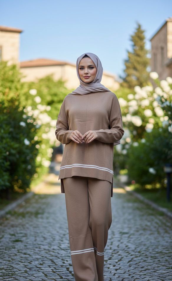 Set wool striped