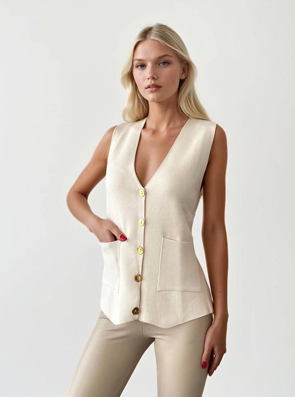 Sleeveless knit vest