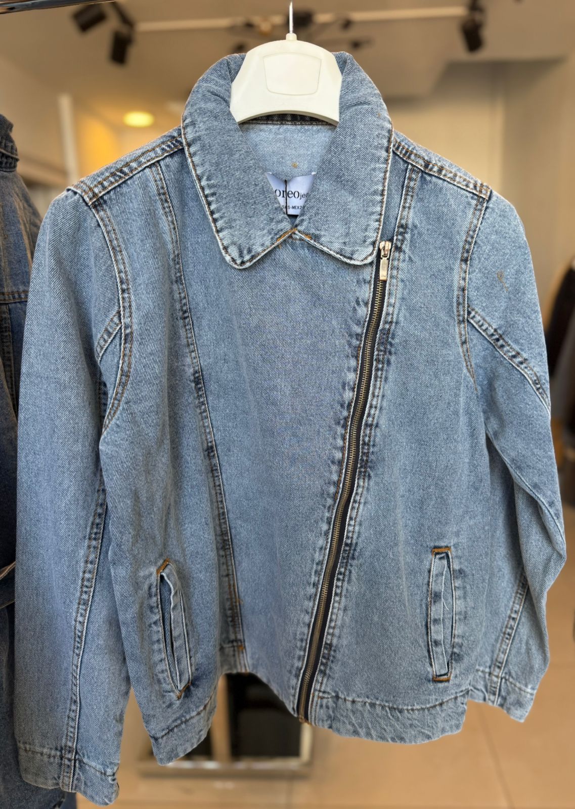 Zip-up denim jacket