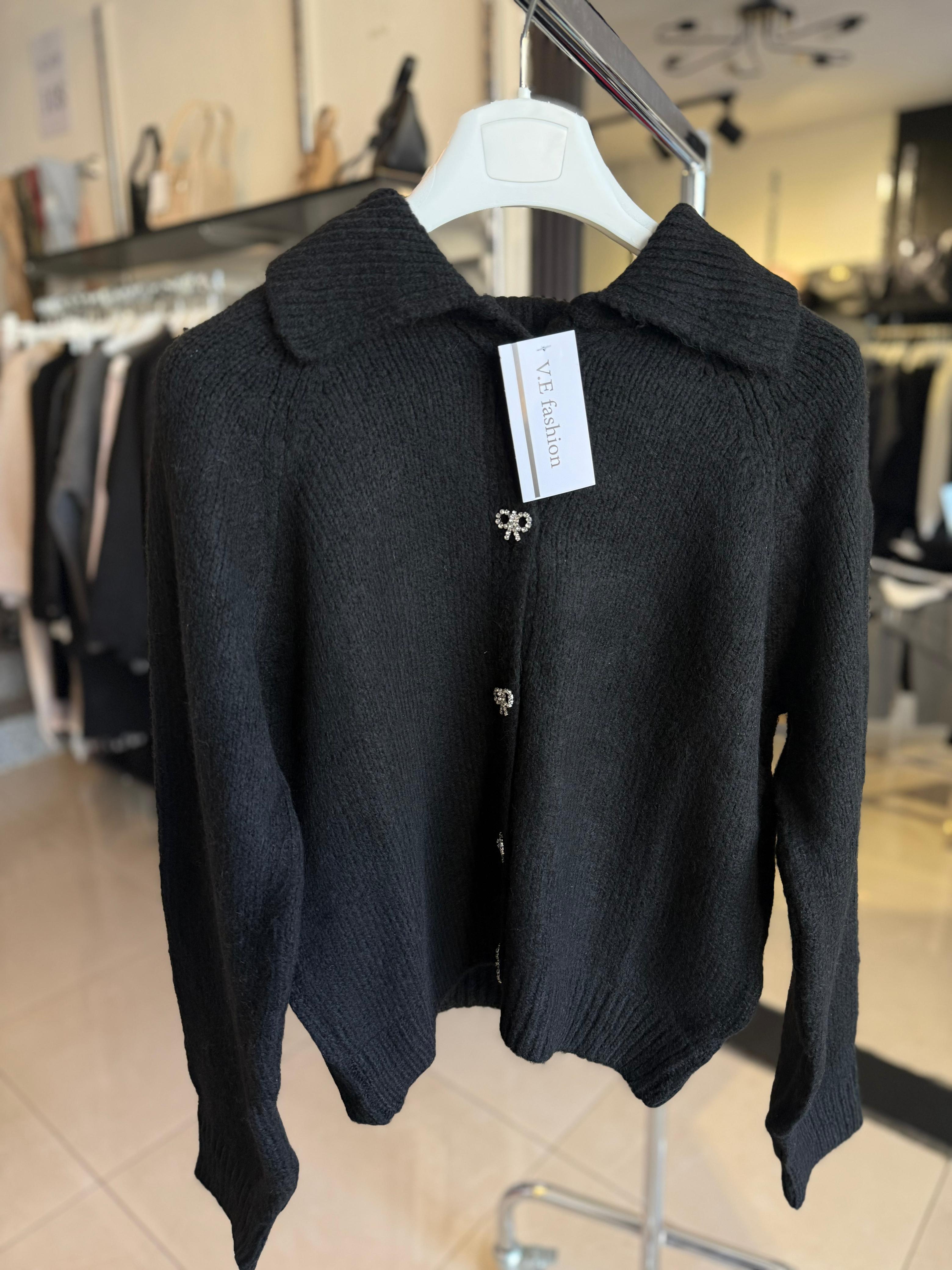 Cardigan with ribbon buttoms