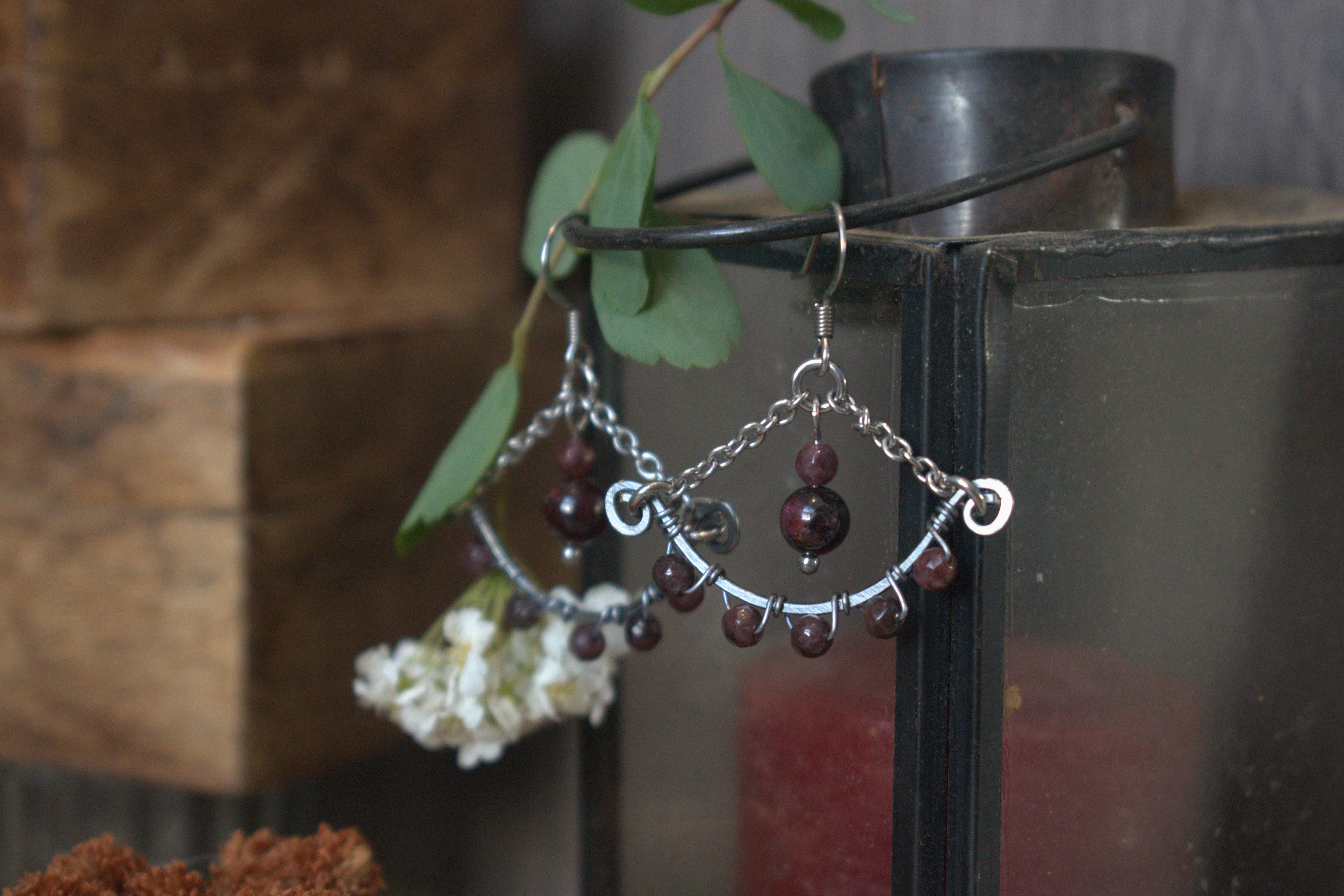 Boucles d'Oreilles ~Horus~ Grenat
