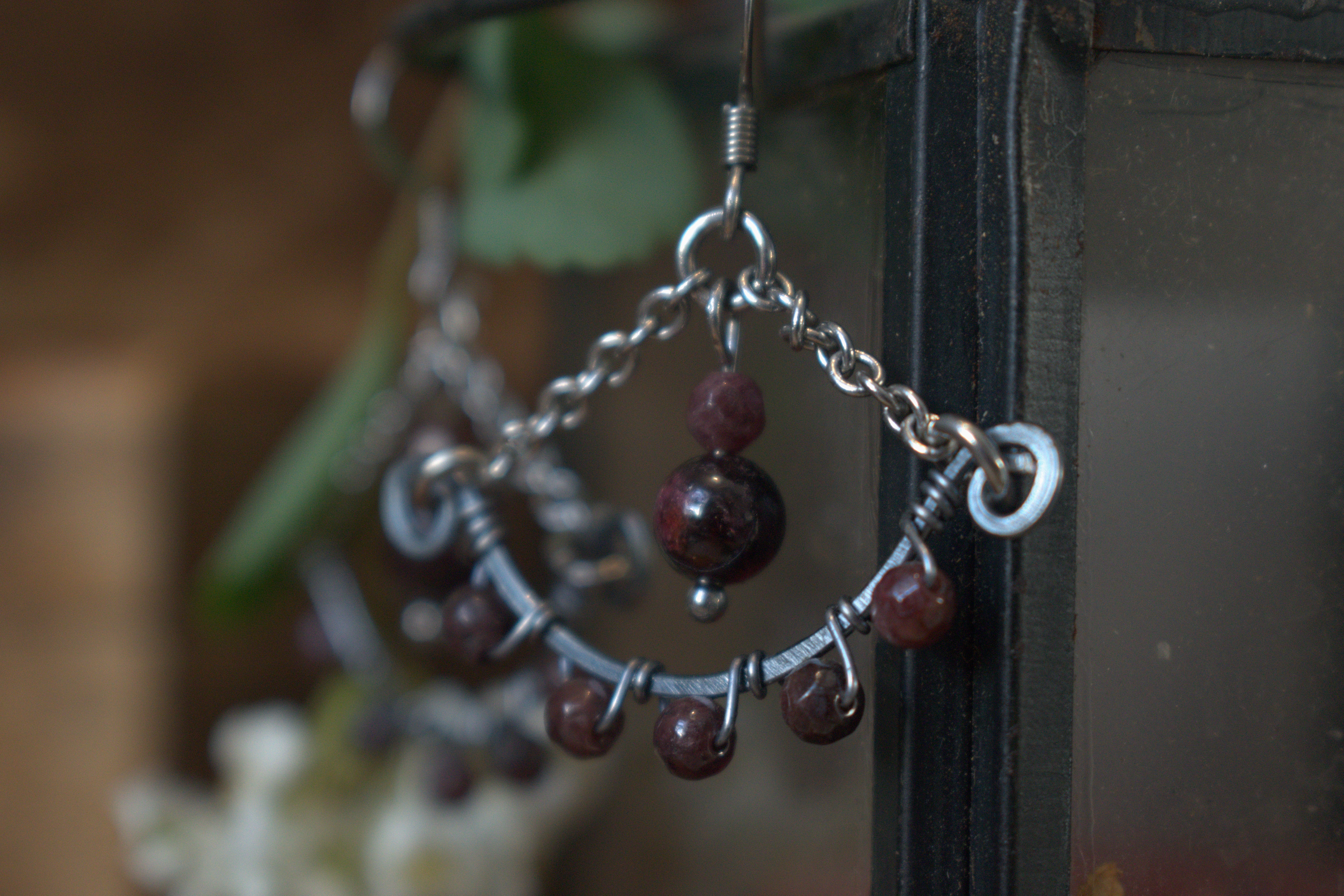 Boucles d'Oreilles ~Horus~ Grenat