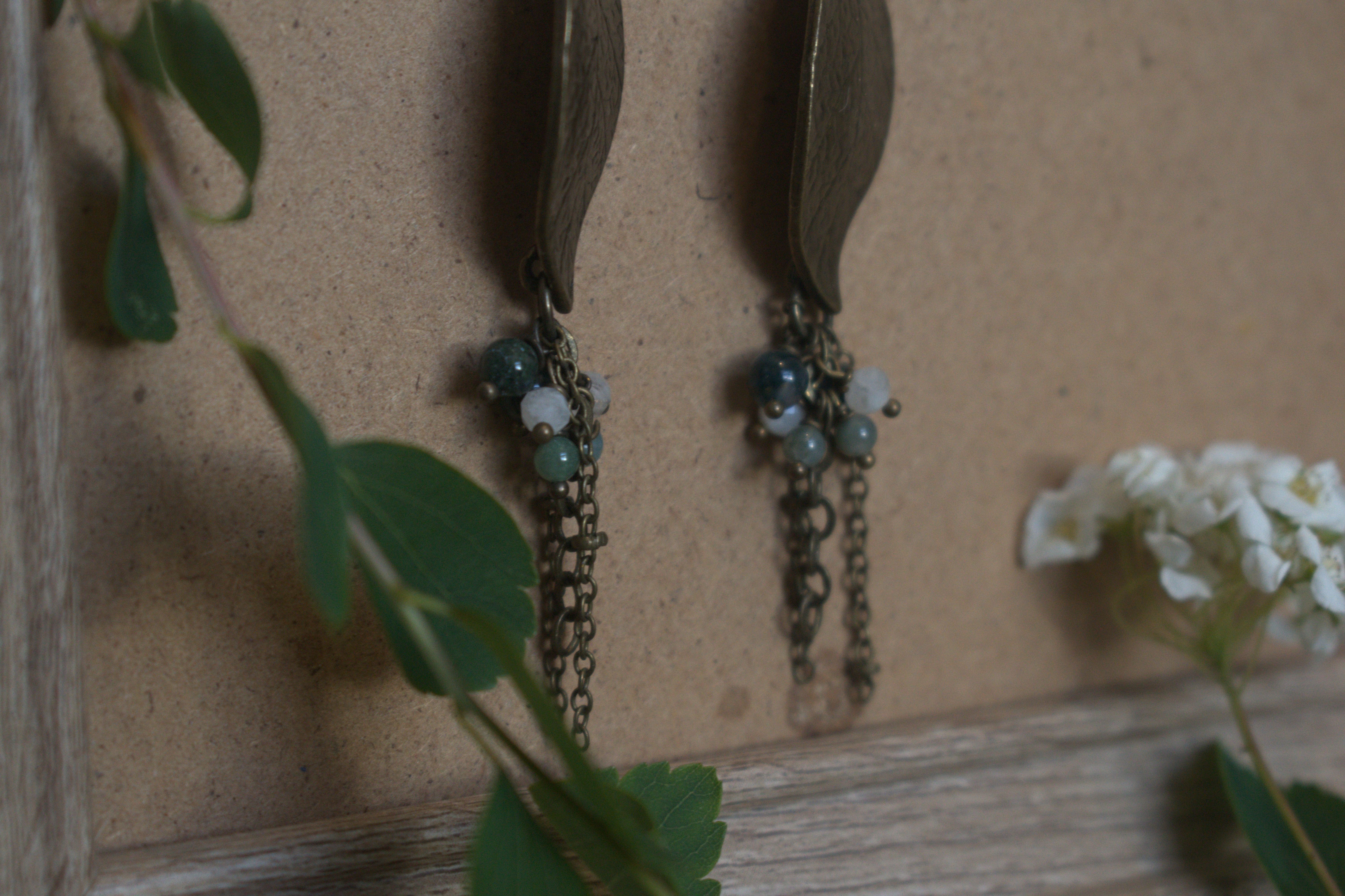 Boucles d'Oreilles ~Feuilles Mystiques~ Agate Mousse & Péristérite