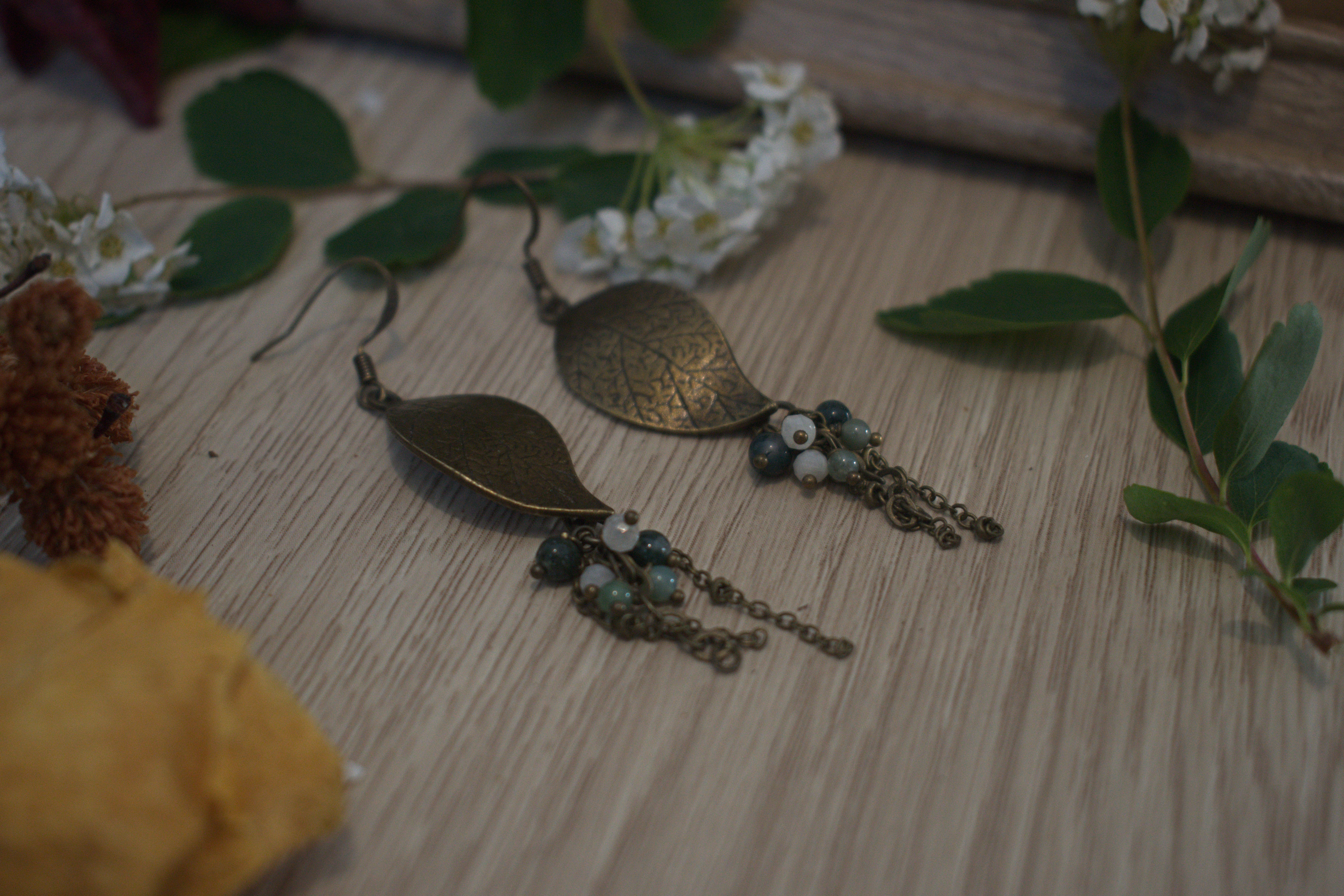 Boucles d'Oreilles ~Feuilles Mystiques~ Agate Mousse & Péristérite