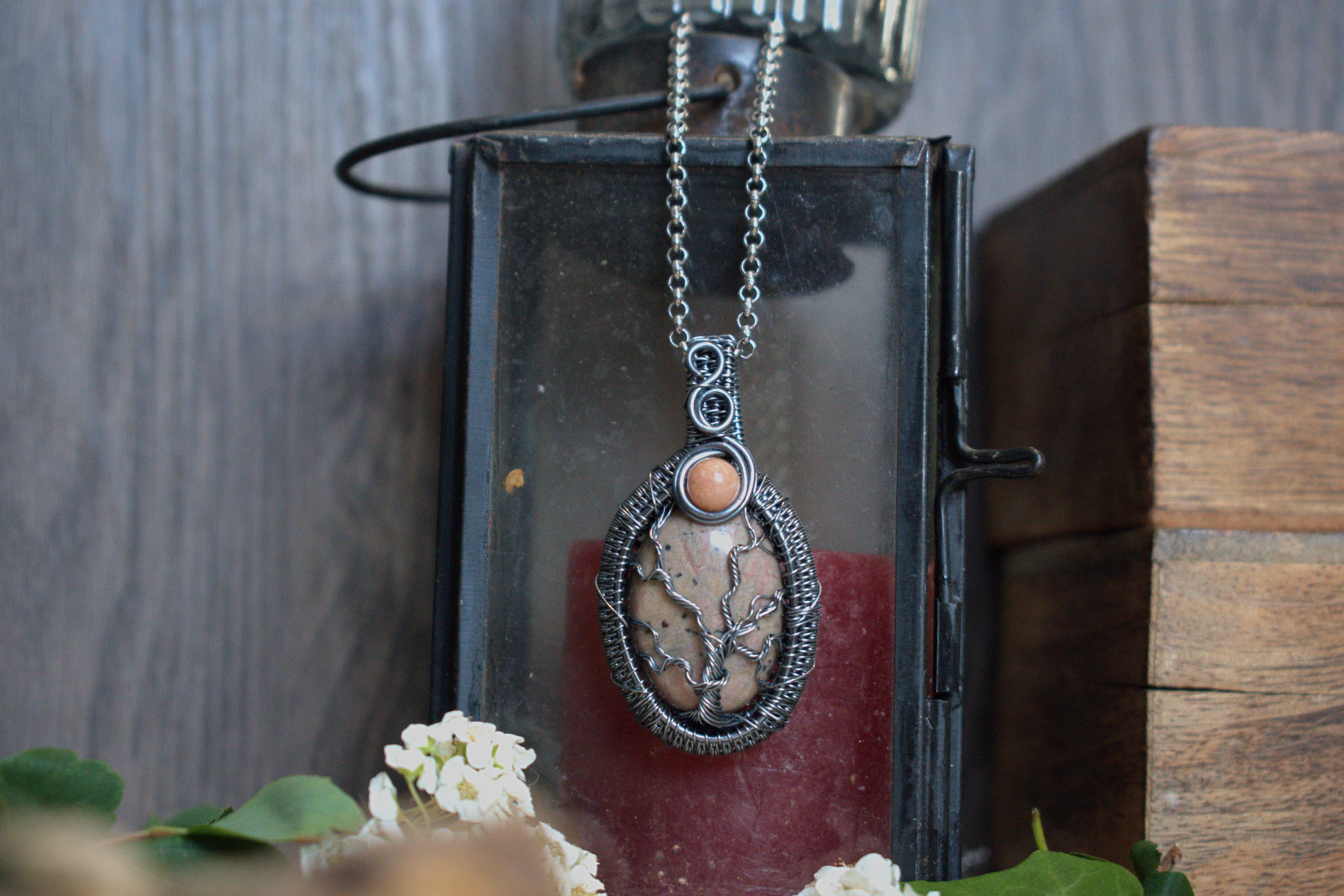 Collier ~Lueur Sacrée~ Rhodonite