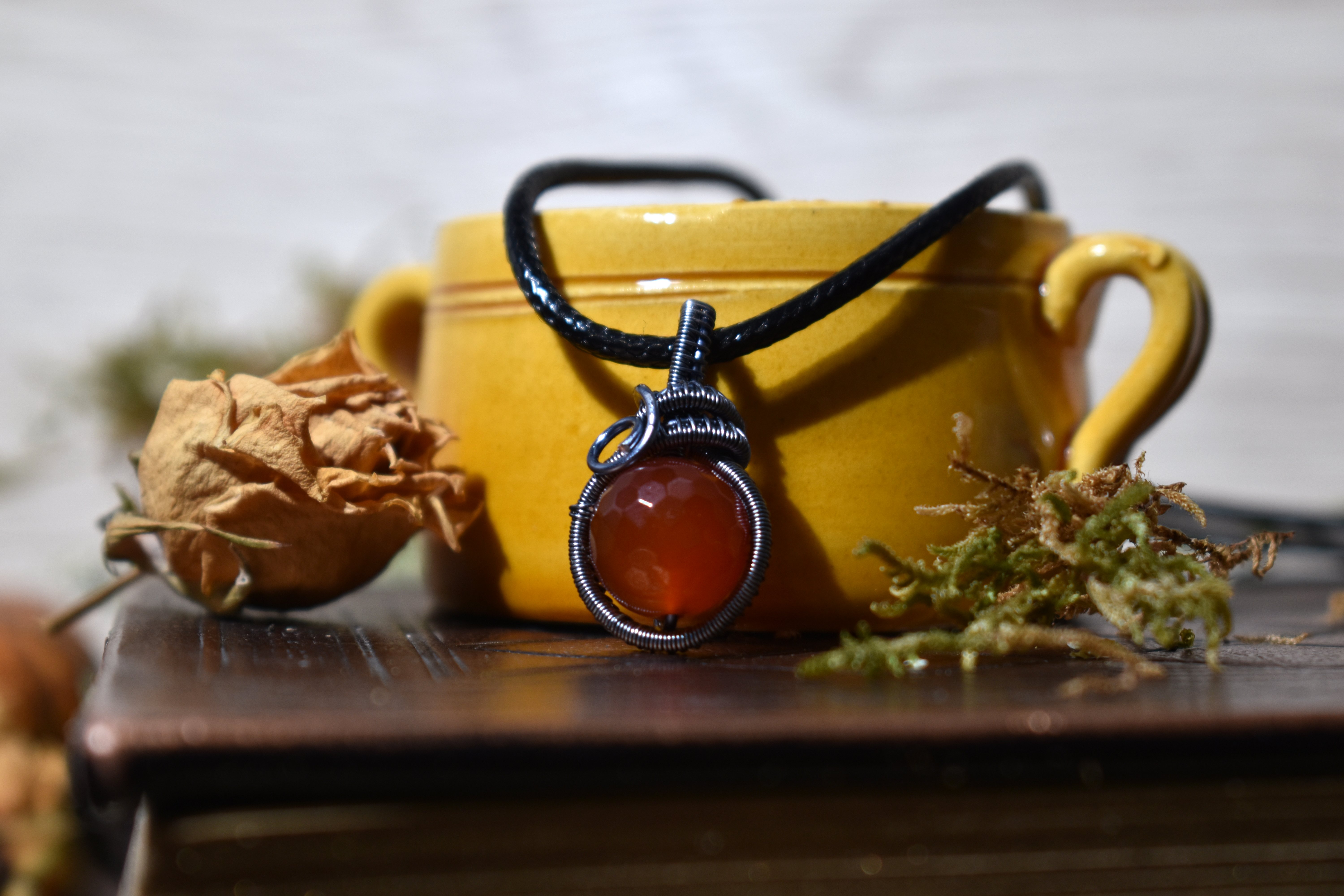 Pendentif ~Lind~ Cornaline Facettée