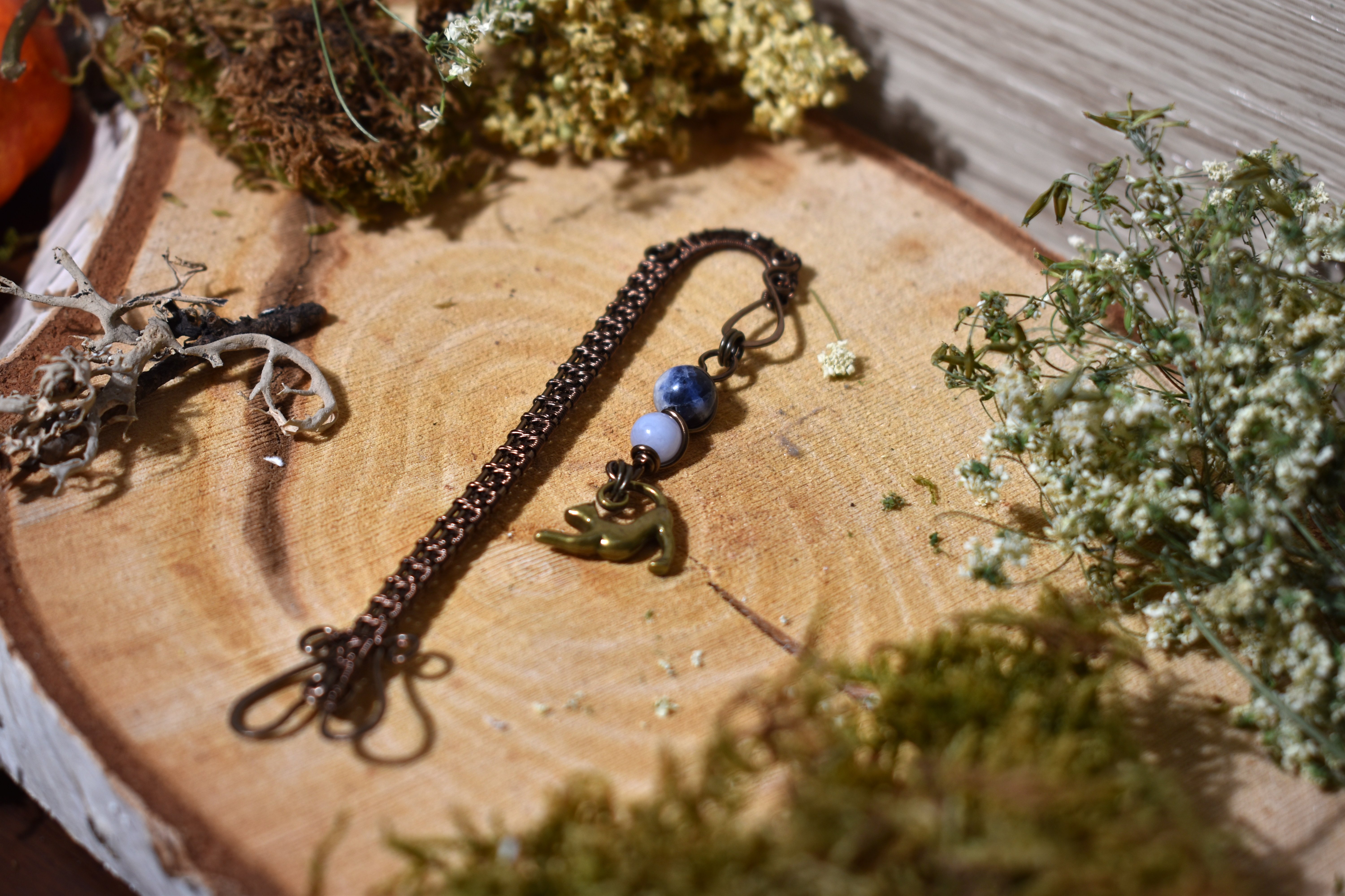 Marque-Pages ~Gardien des Mots~ Sodalite & Calcédoine Bleue