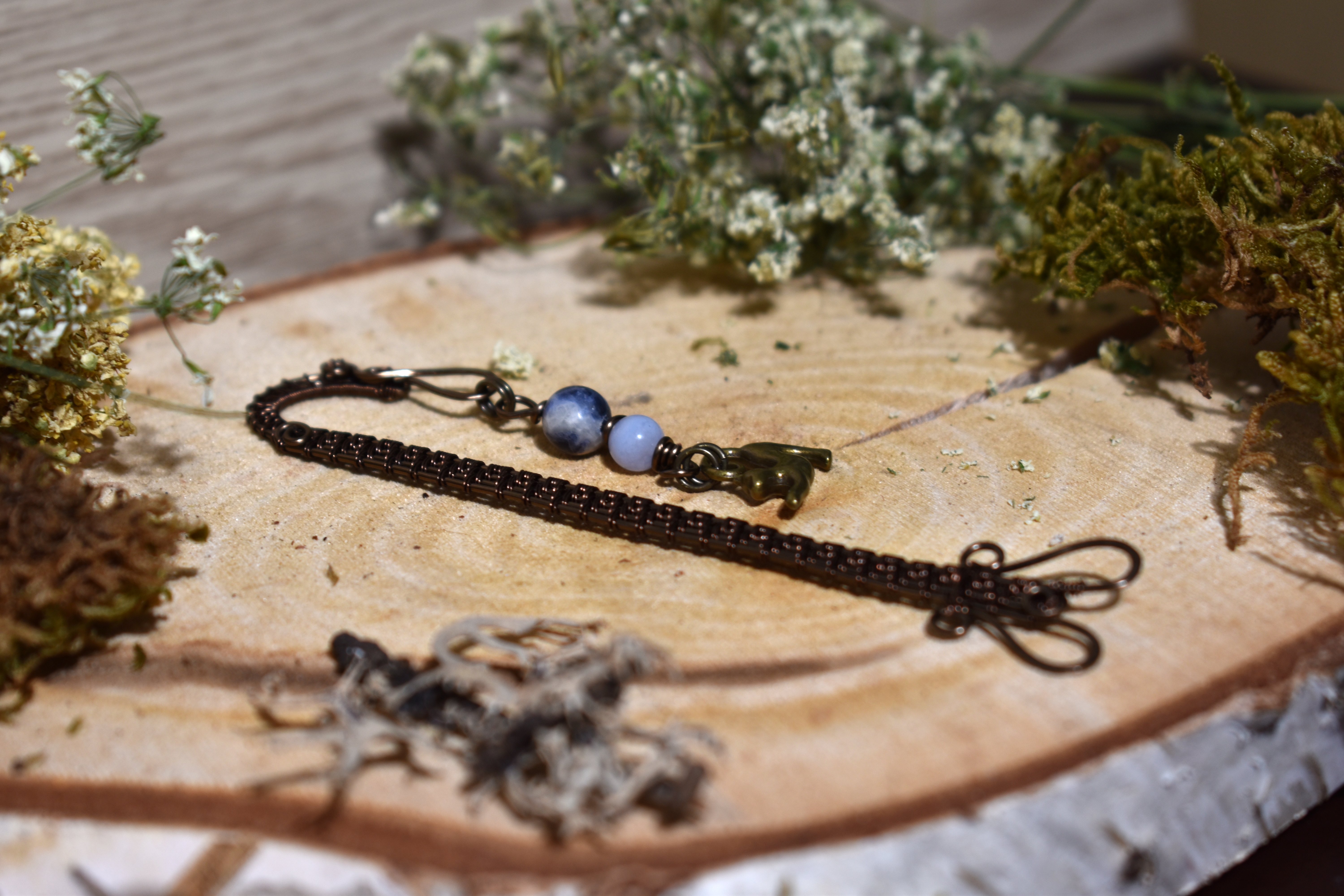 Marque-Pages ~Gardien des Mots~ Sodalite & Calcédoine Bleue