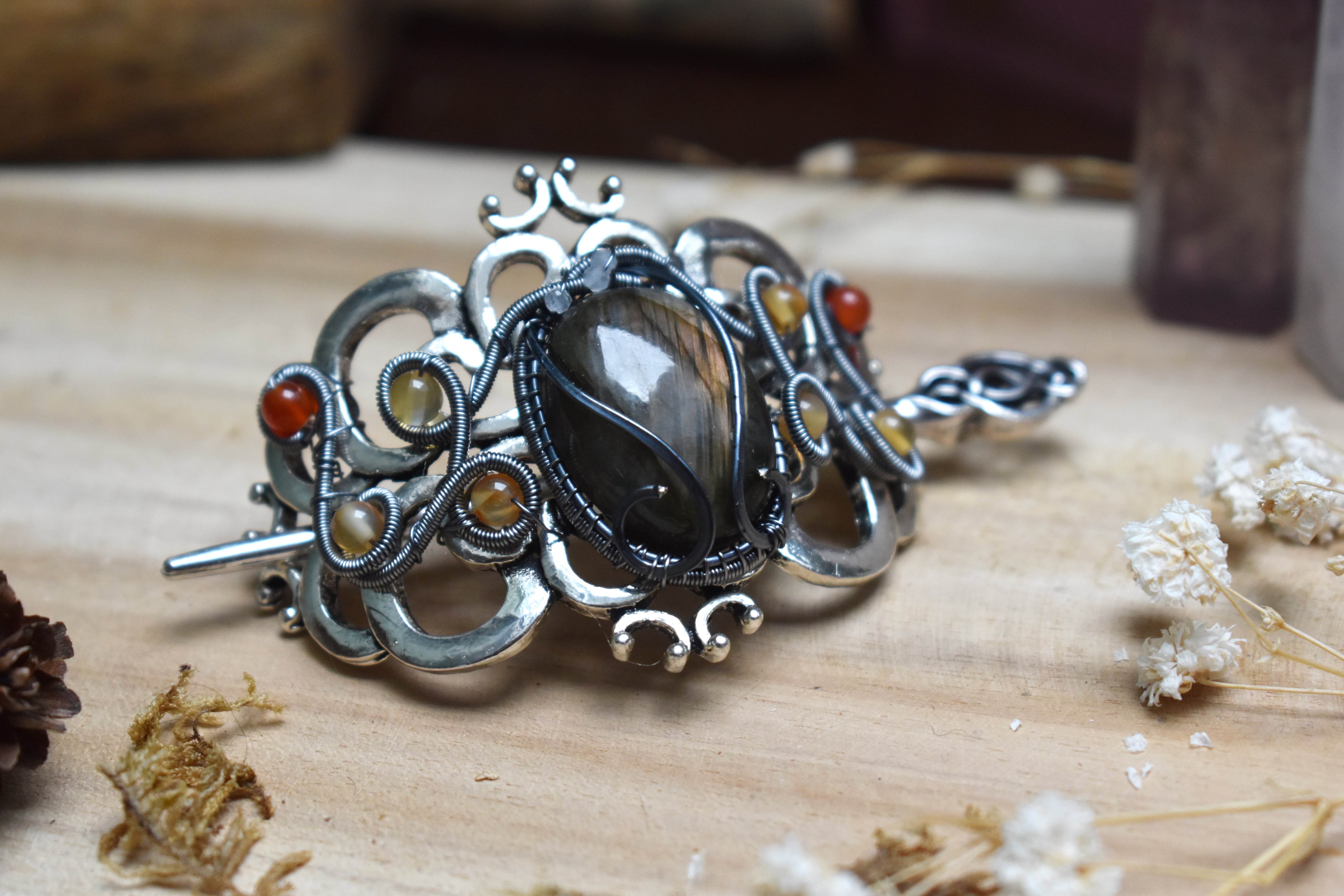 Broche à Cheveux ~Héritière d'Aubegrise~ Labradorite 
