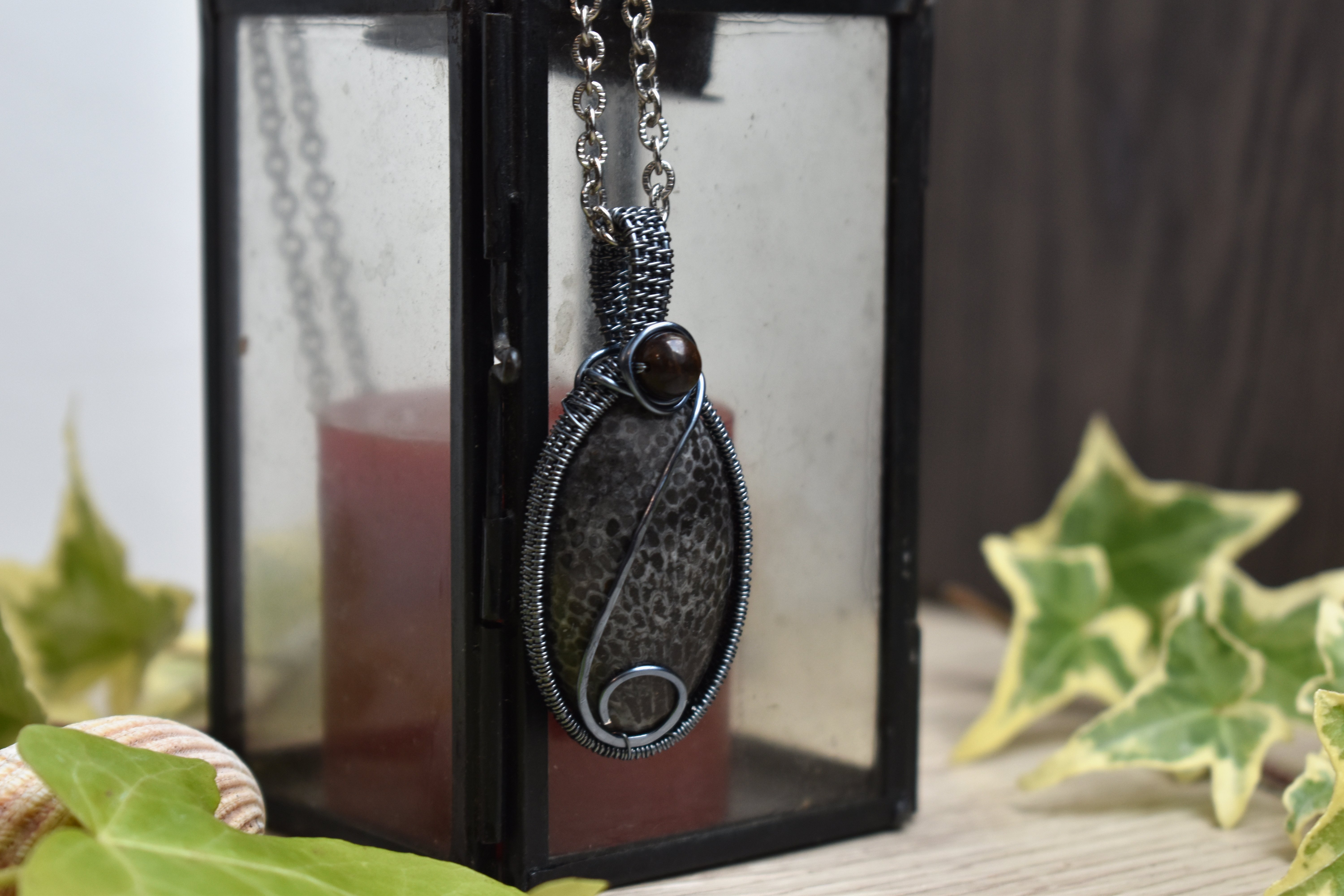 Collier ~L'Ecaille du Dragon~ Corail Fossilisé 