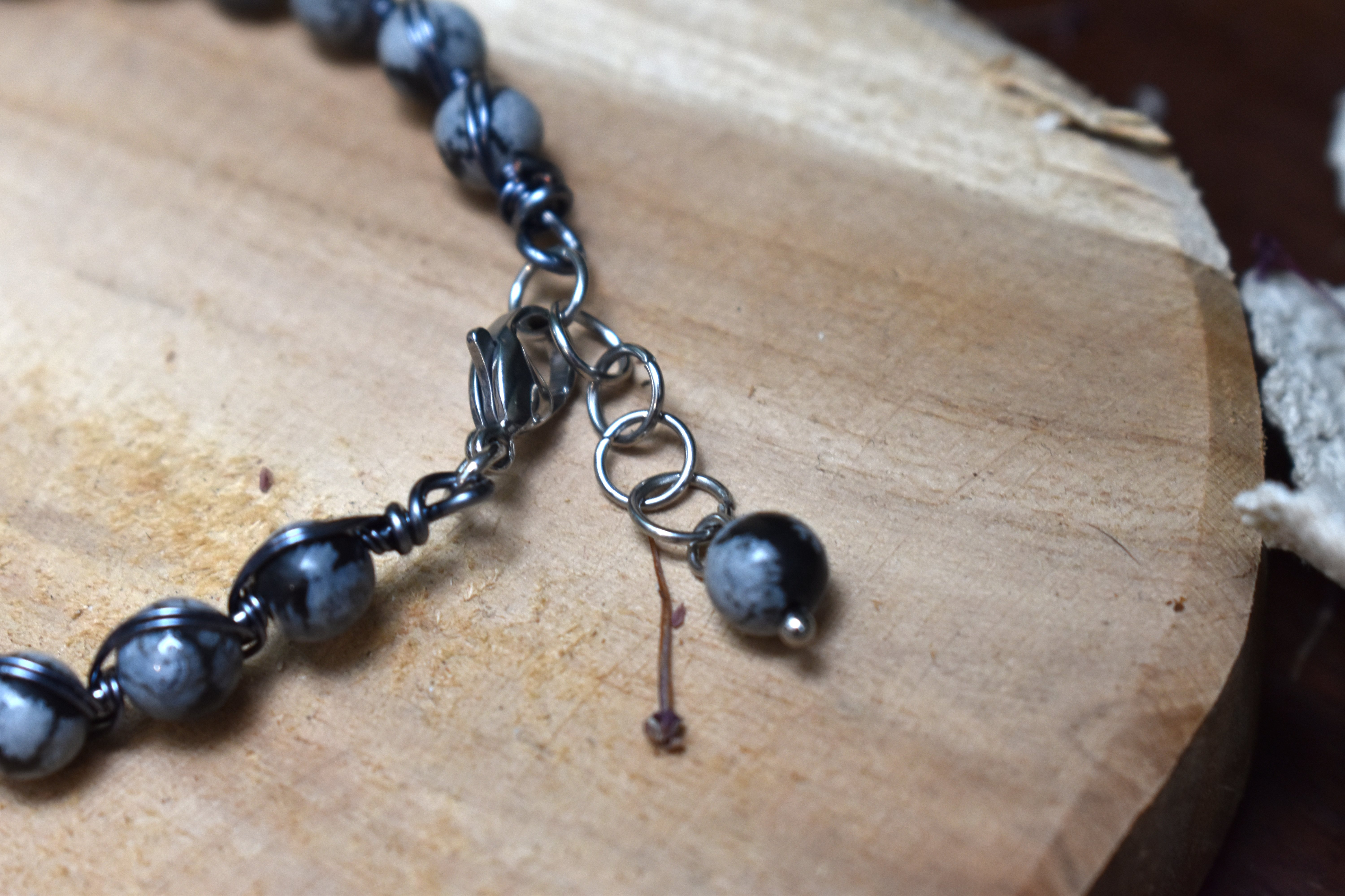 Bracelet ~Murmure des Bois~ Grenat & Obsidienne Neige