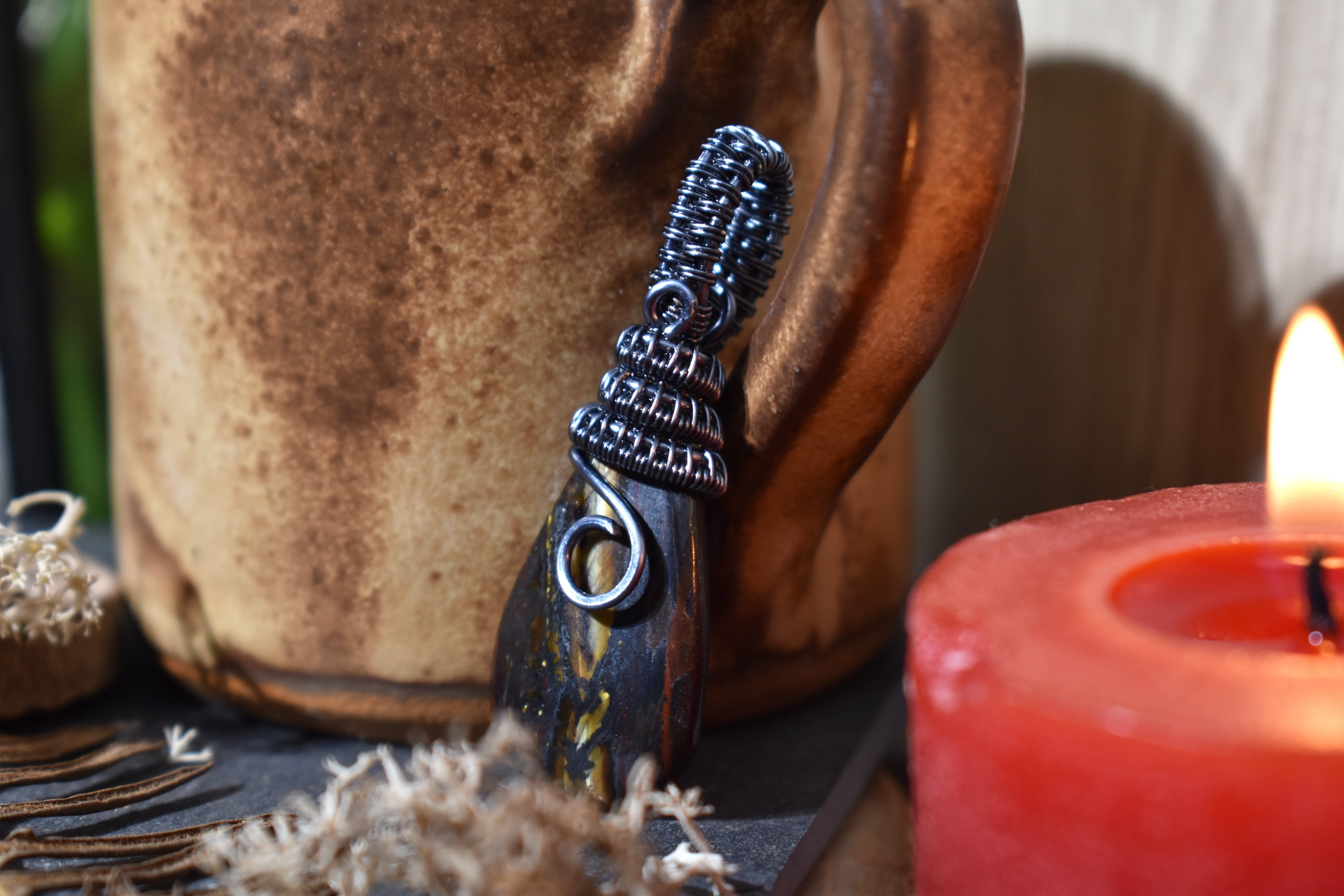 Pendentif ~Gardien du Souffle~ Oeil de Fer