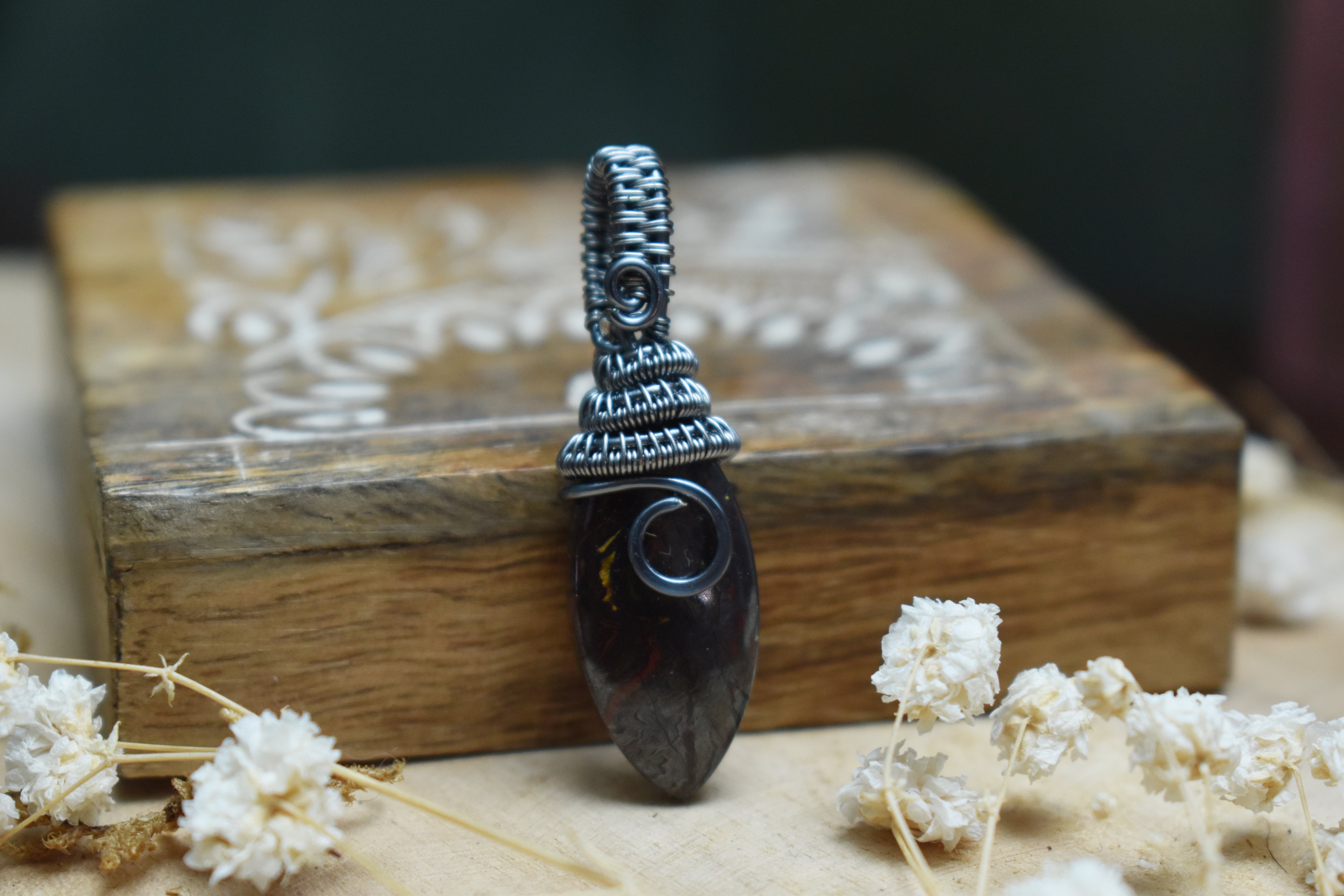 Pendentif ~Gardien du Souffle~ Oeil de Fer