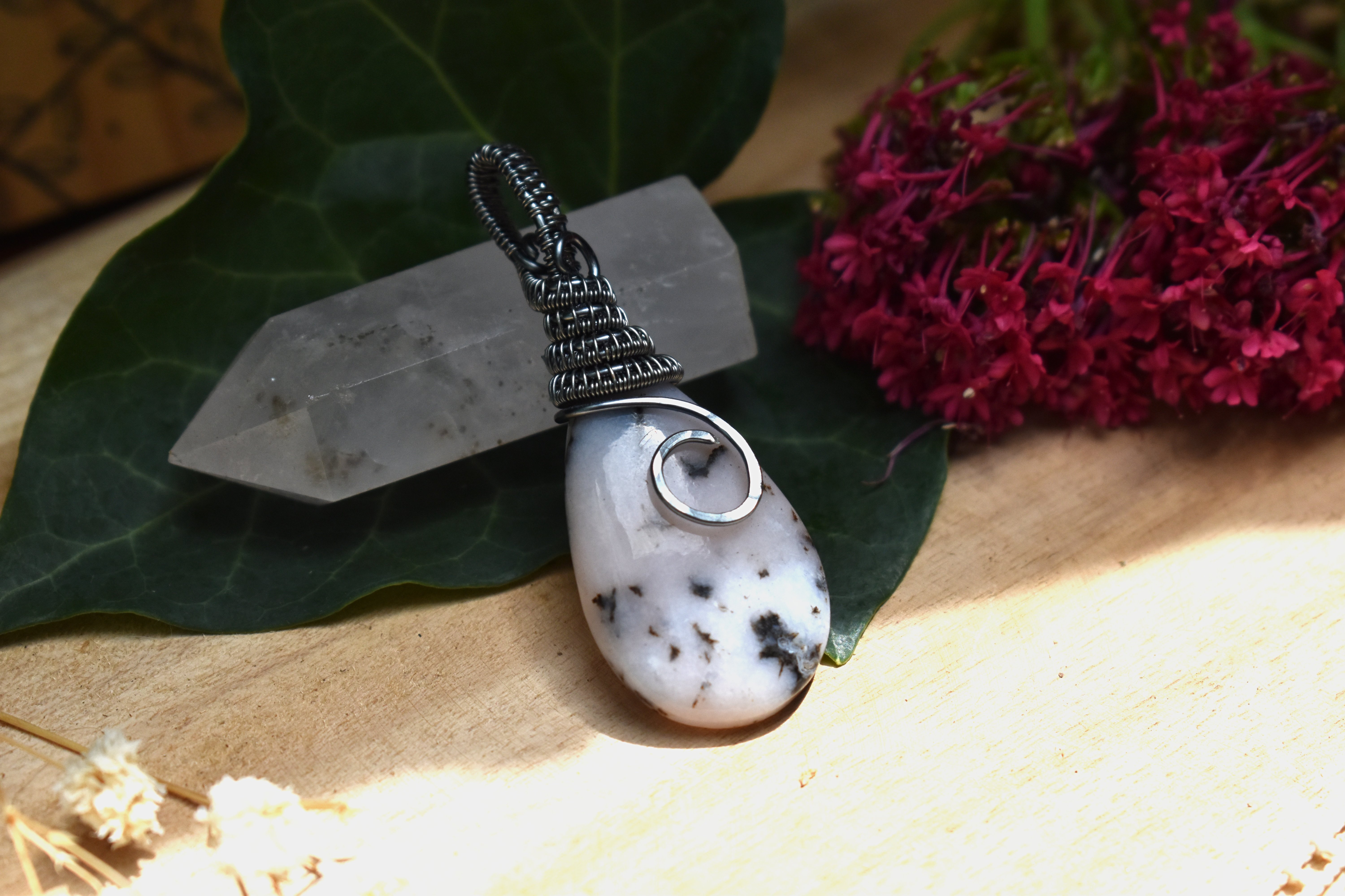 Pendentif ~Gardien du Souffle~ Opale Rose 