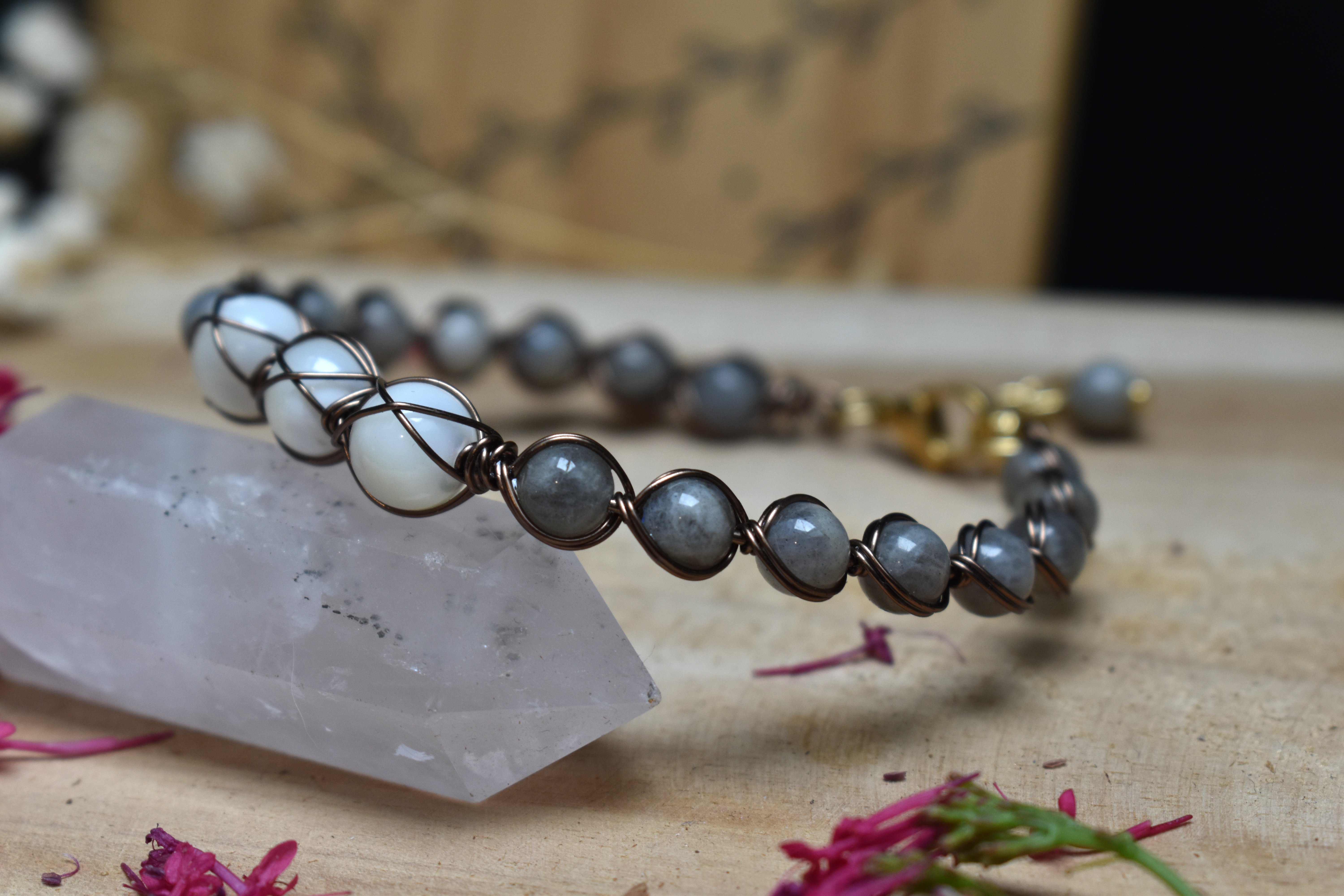 Bracelet ~Murmure des Bois~ Nacre & Labradorite