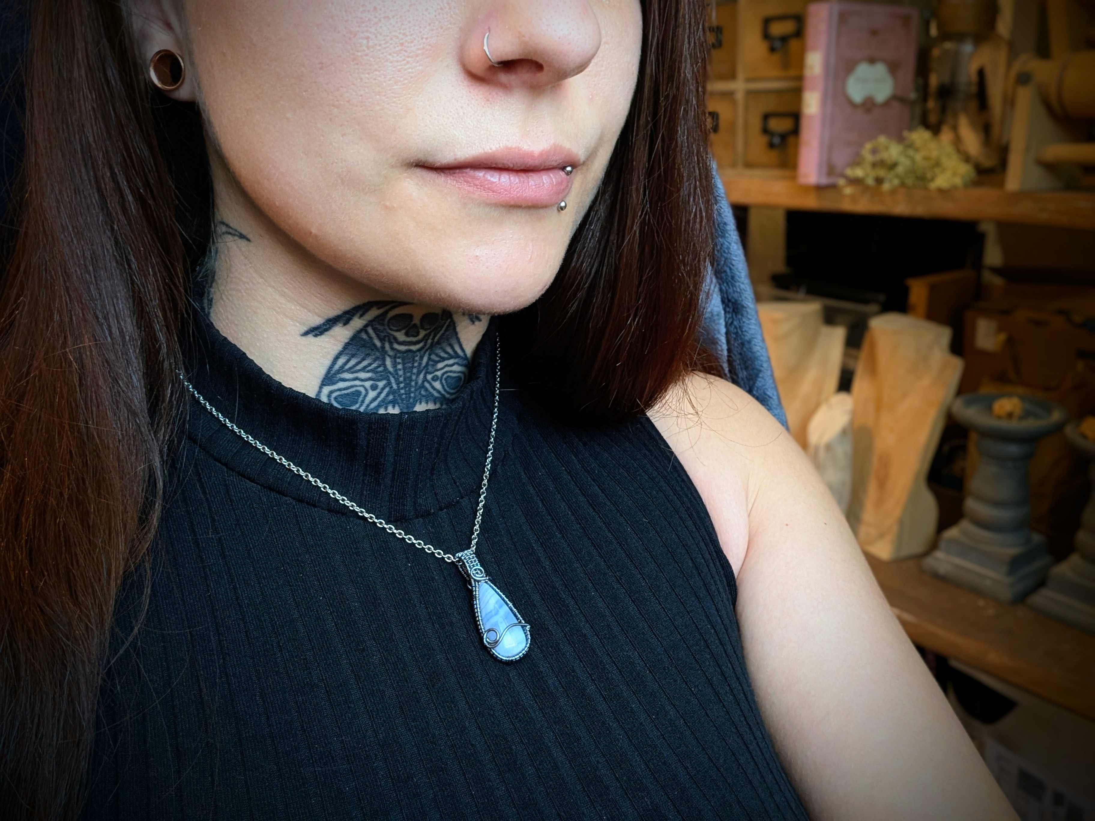 Collier ~Coeur de Glace~ Calcédoine Bleue