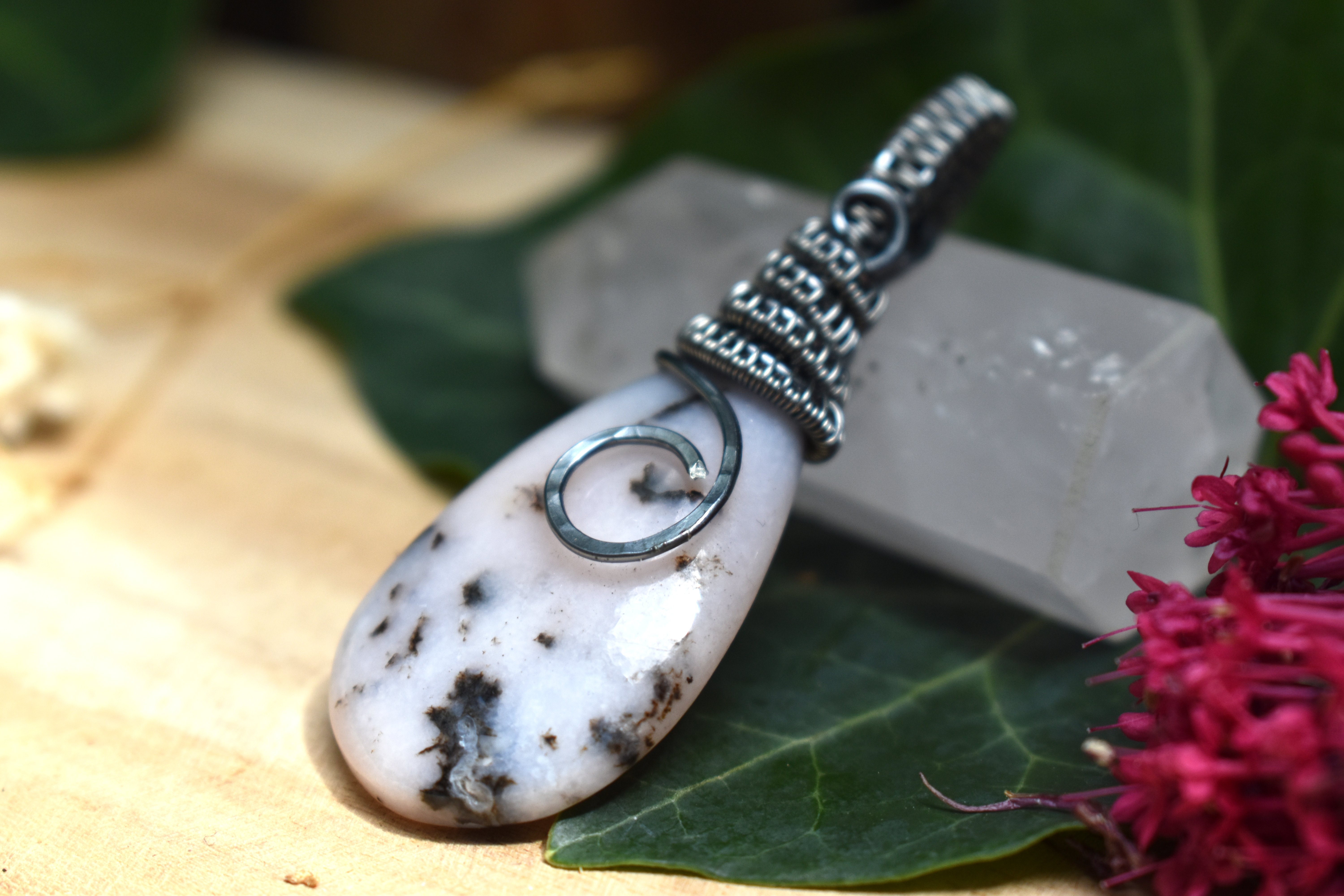 Pendentif ~Gardien du Souffle~ Opale Rose 