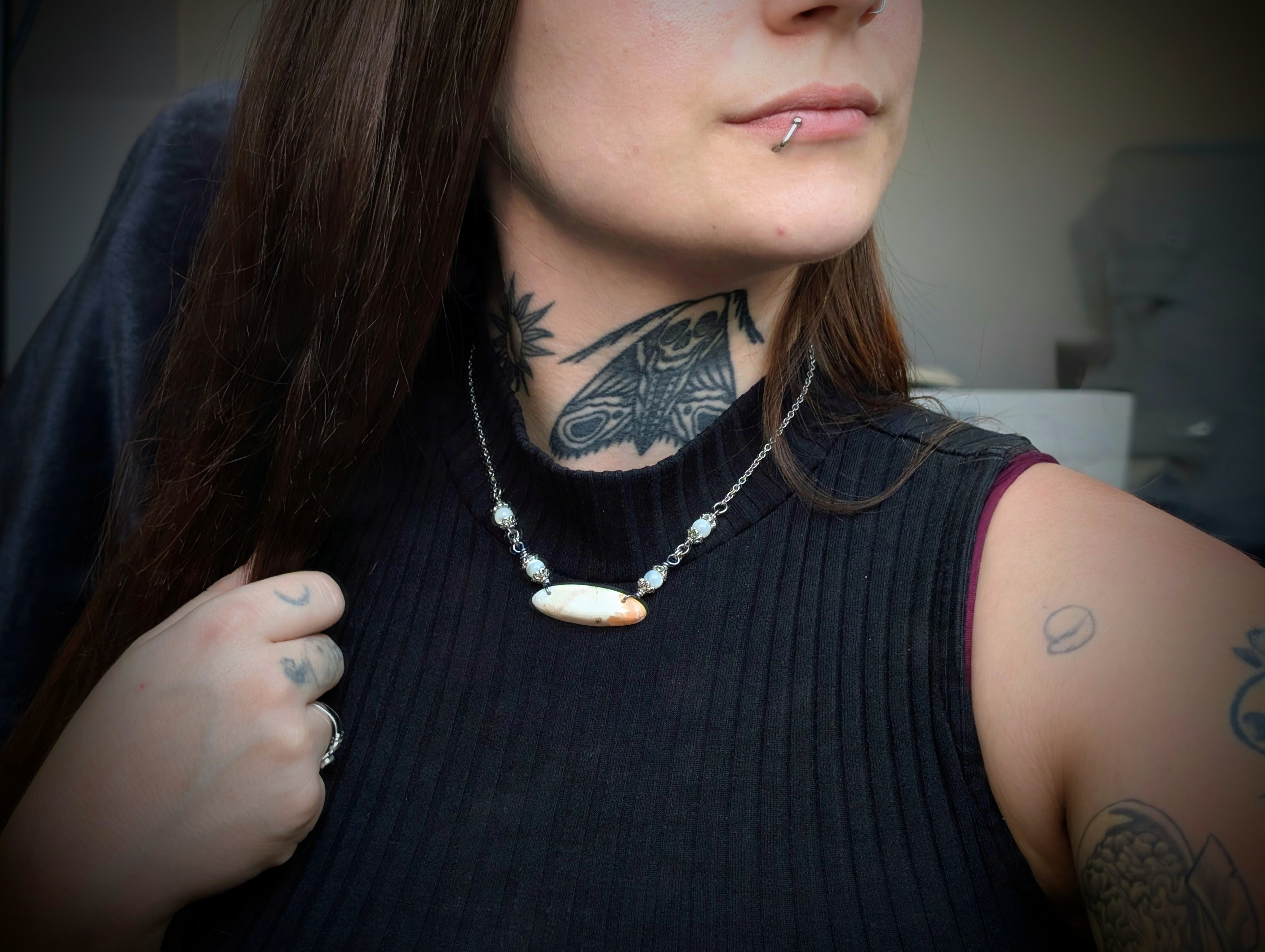 Collier ~Fleur Gelée~ Scolecite & Nacre