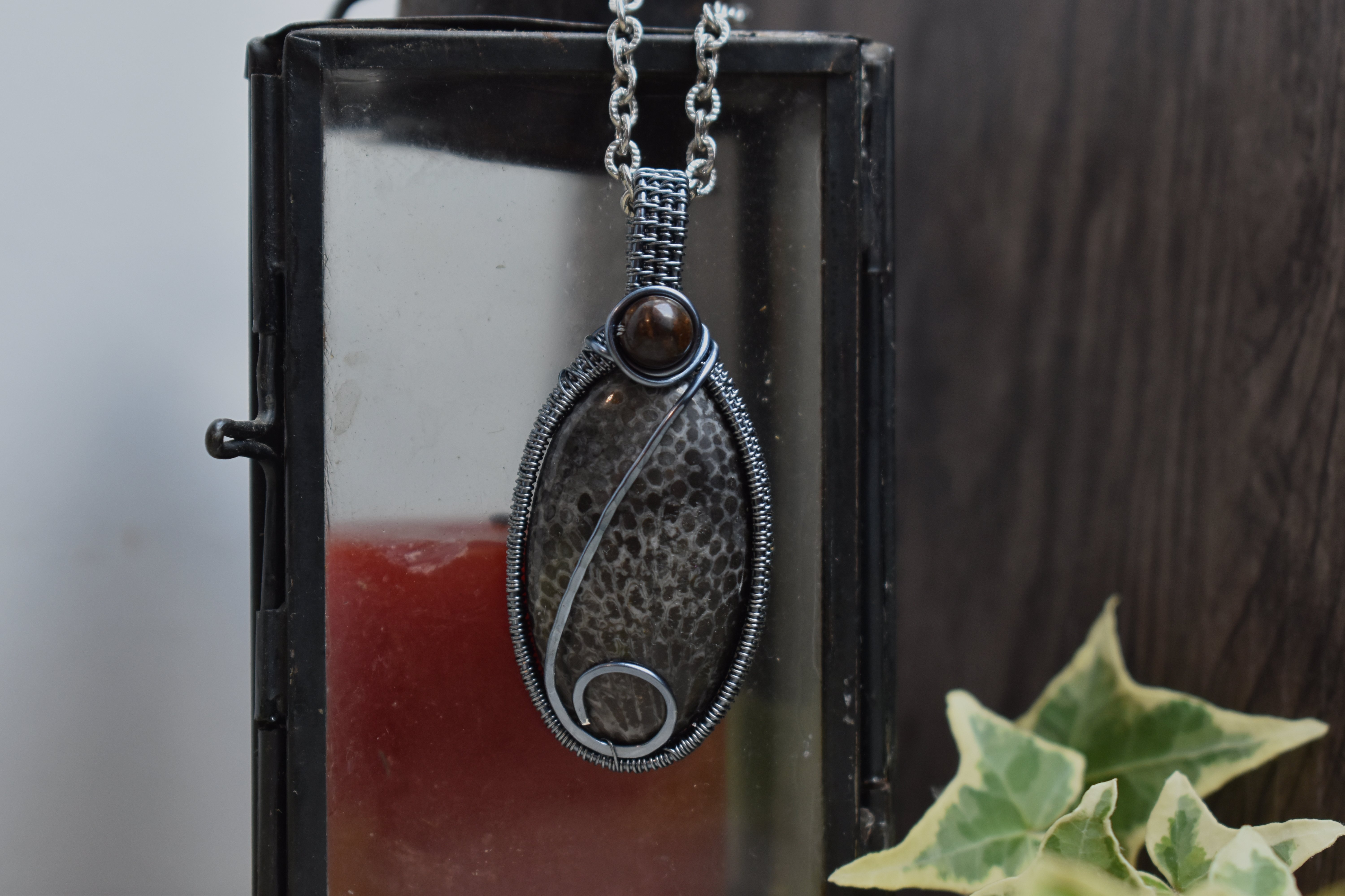 Collier ~L'Ecaille du Dragon~ Corail Fossilisé 
