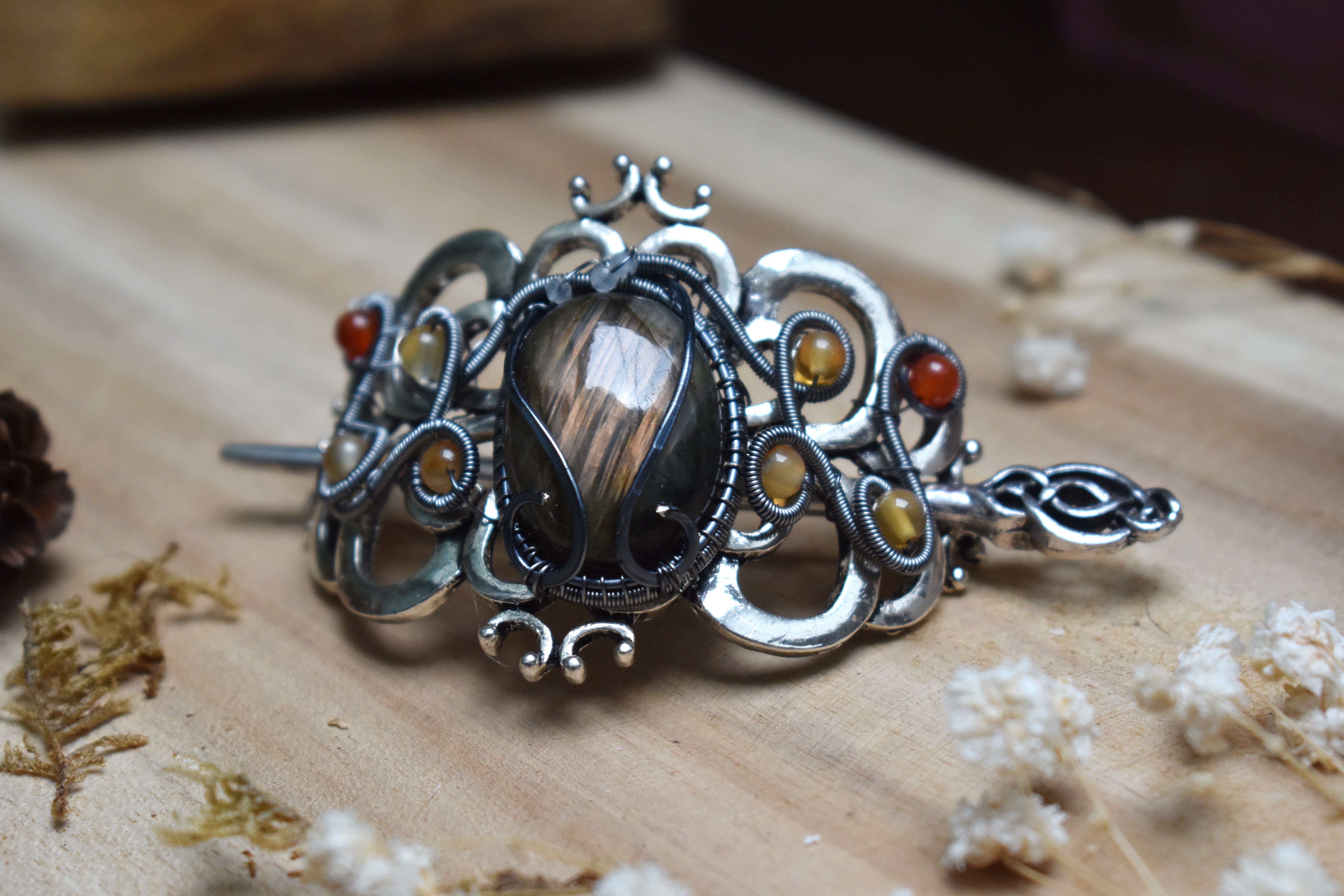 Broche à Cheveux ~Héritière d'Aubegrise~ Labradorite 
