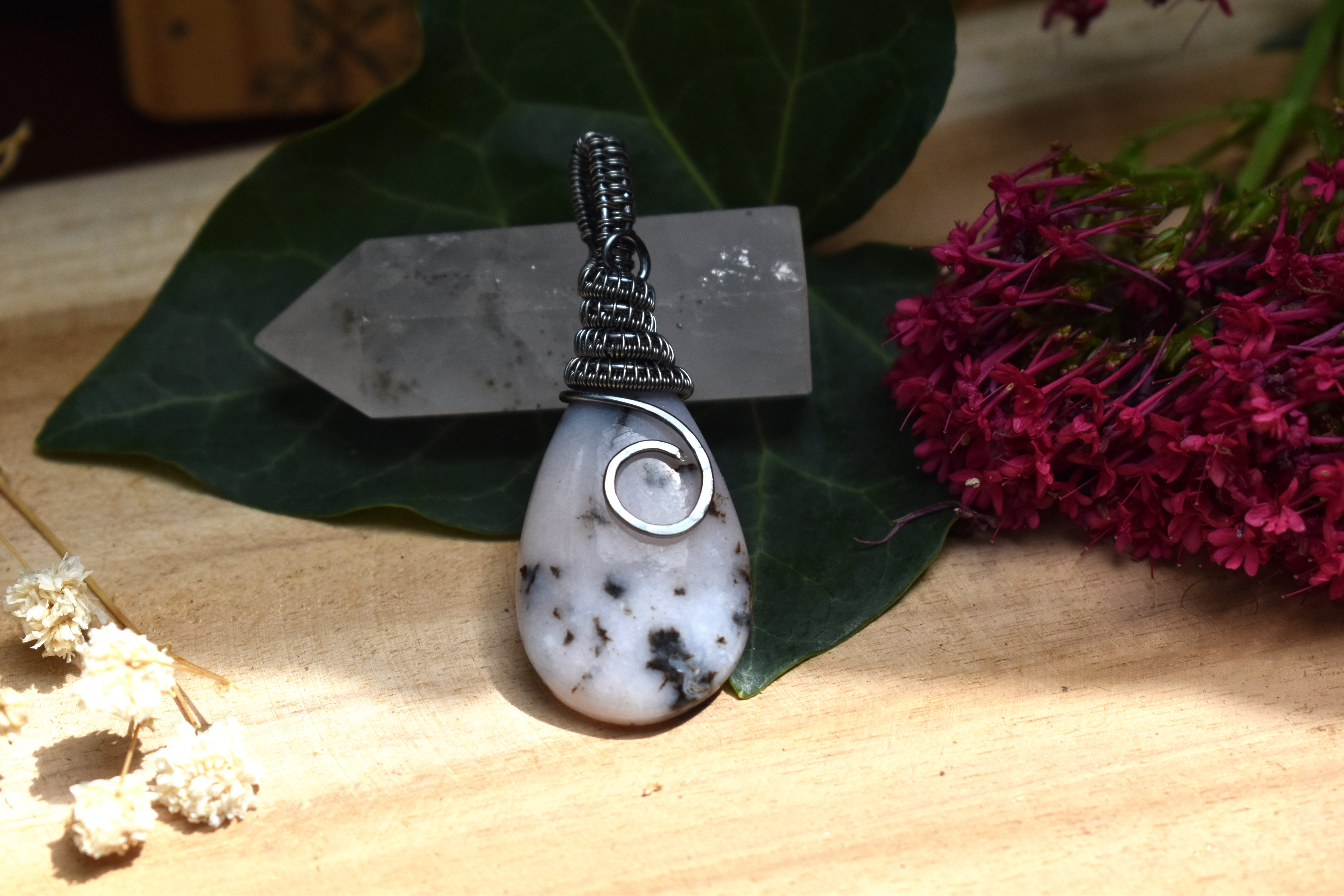 Pendentif ~Gardien du Souffle~ Opale Rose 