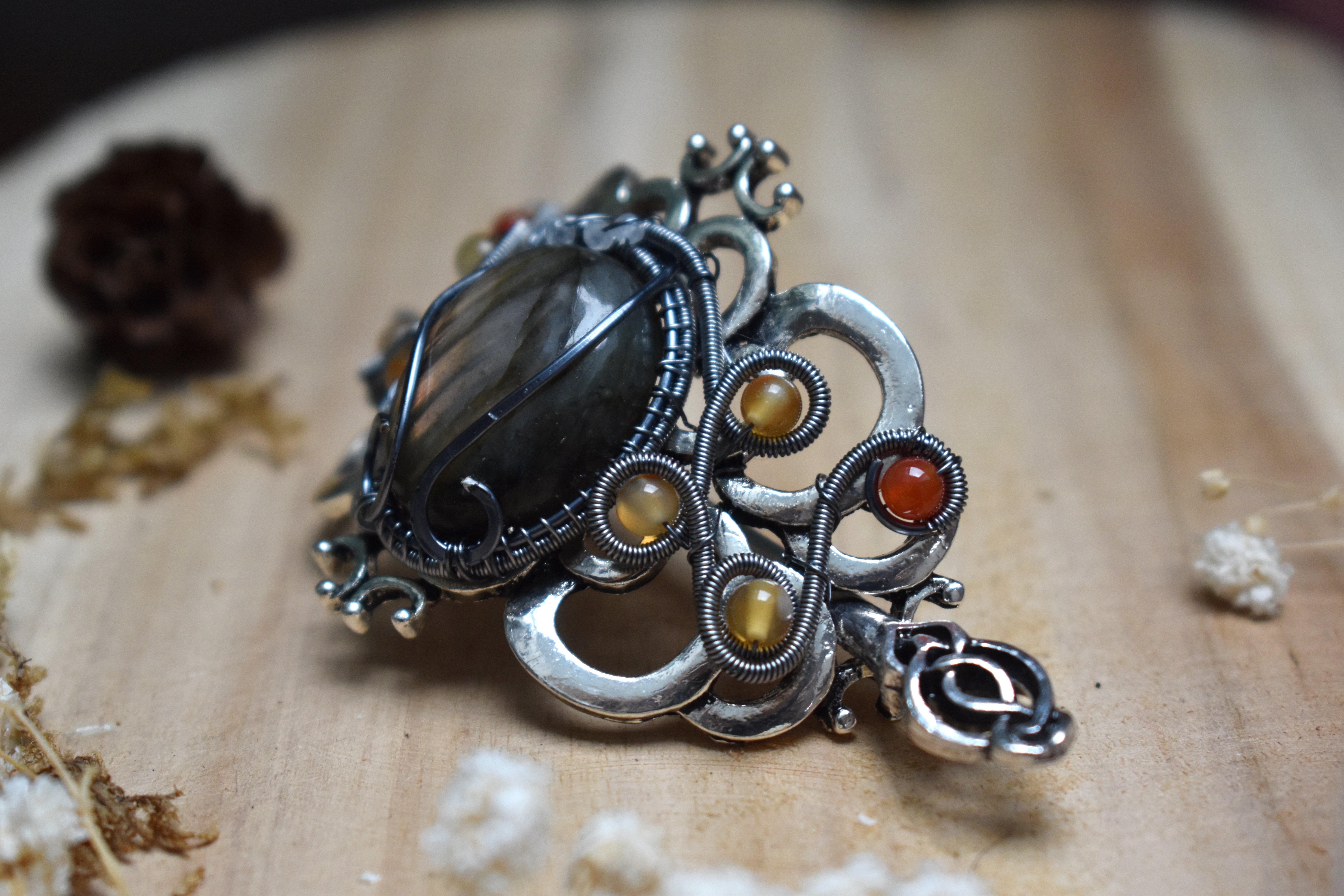 Broche à Cheveux ~Héritière d'Aubegrise~ Labradorite 