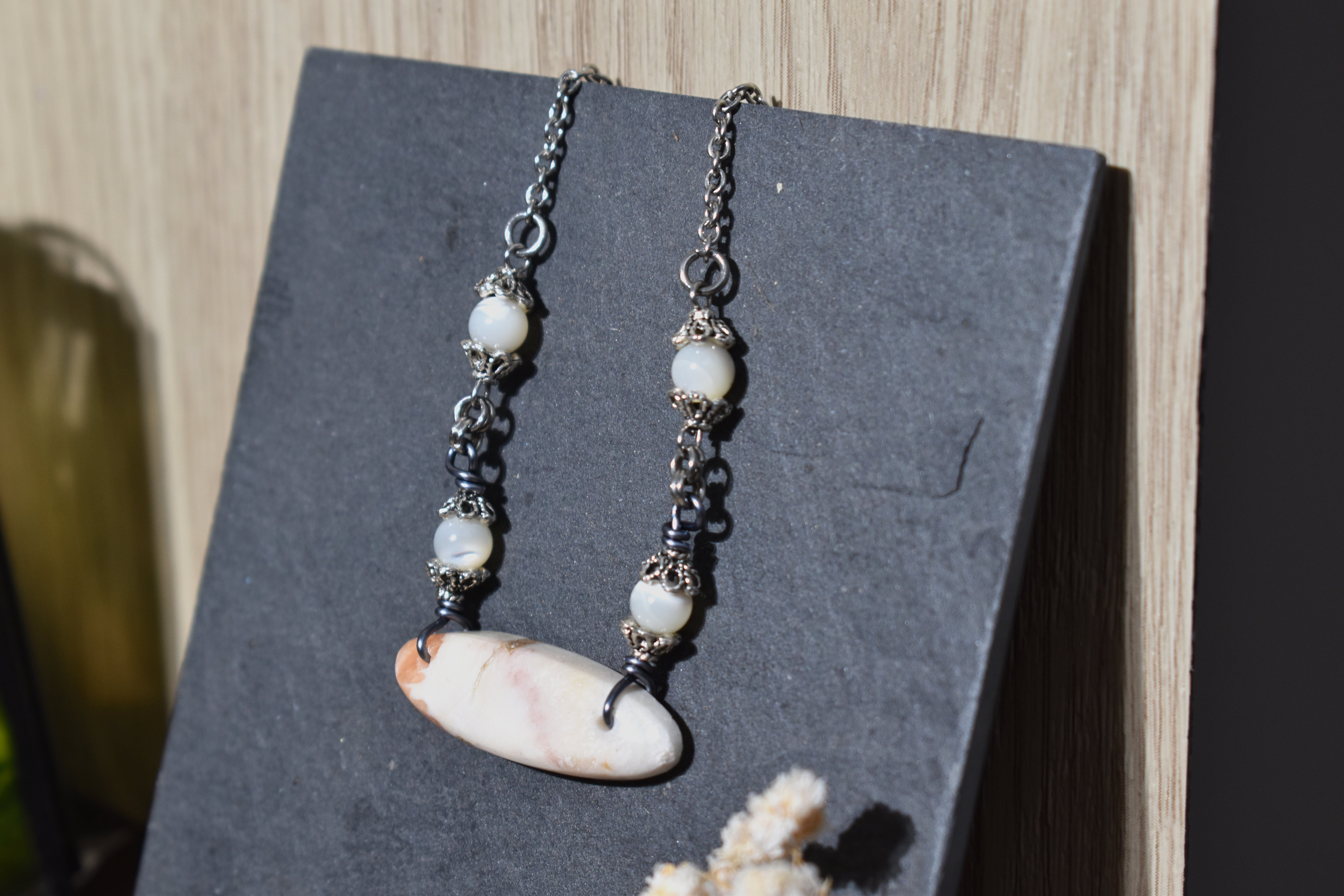Collier ~Fleur Gelée~ Scolecite & Nacre