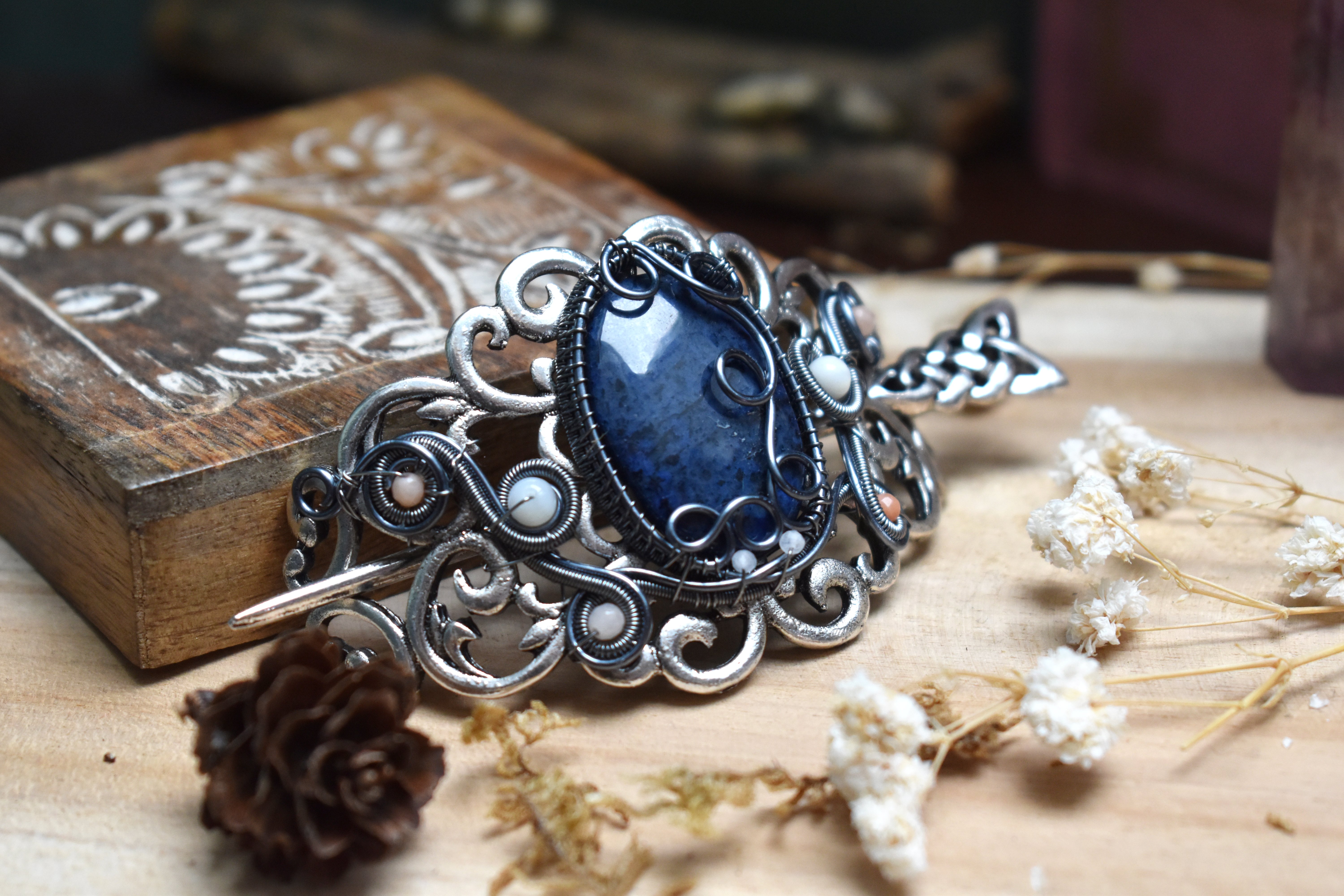 Broche à Cheveux ~Héritière d'Aubegrise~ Dummortiérite