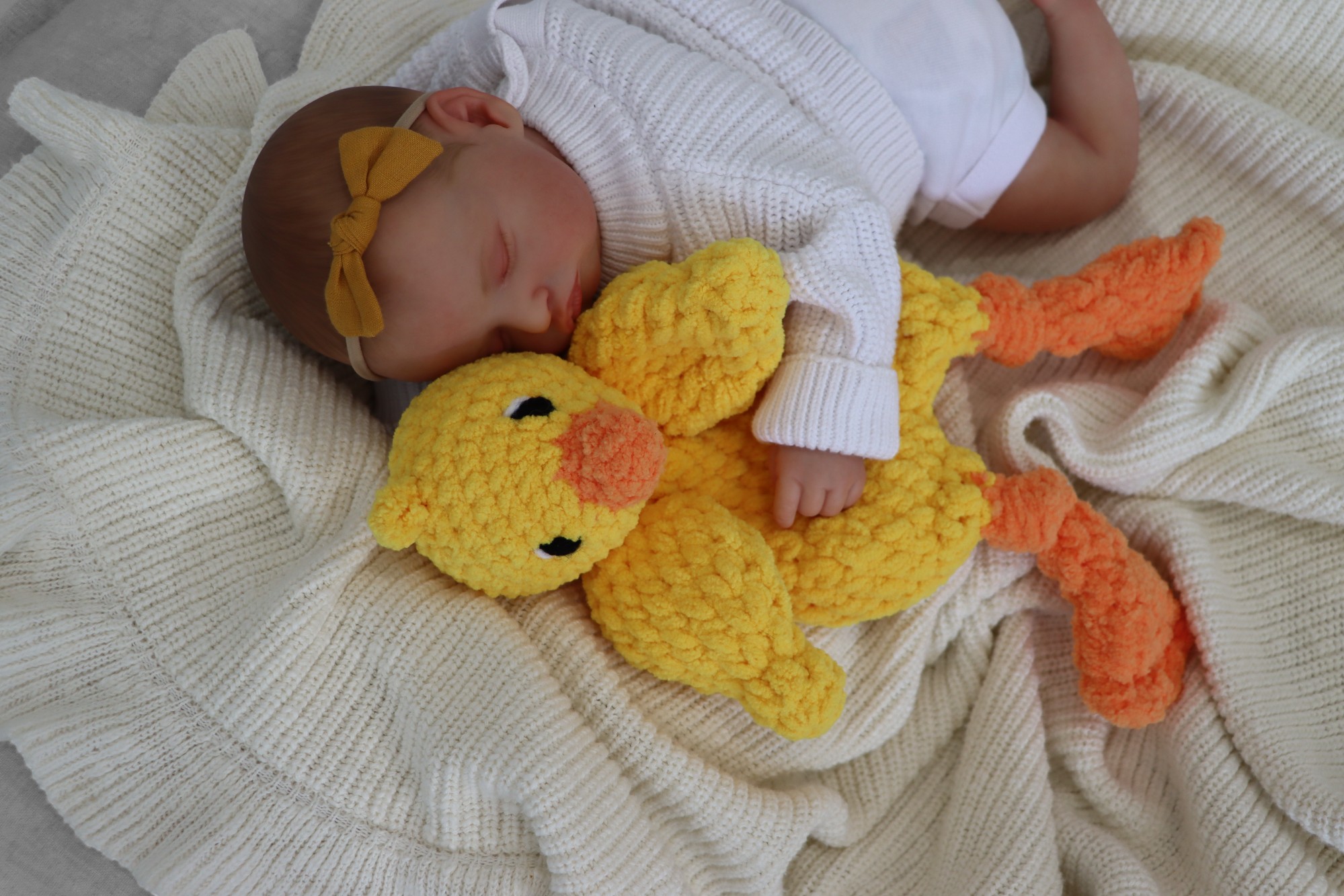 Knotted Lovie Chick