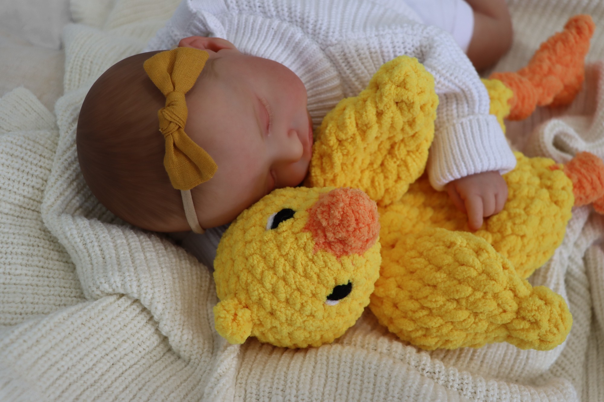 Knotted Lovie Chick