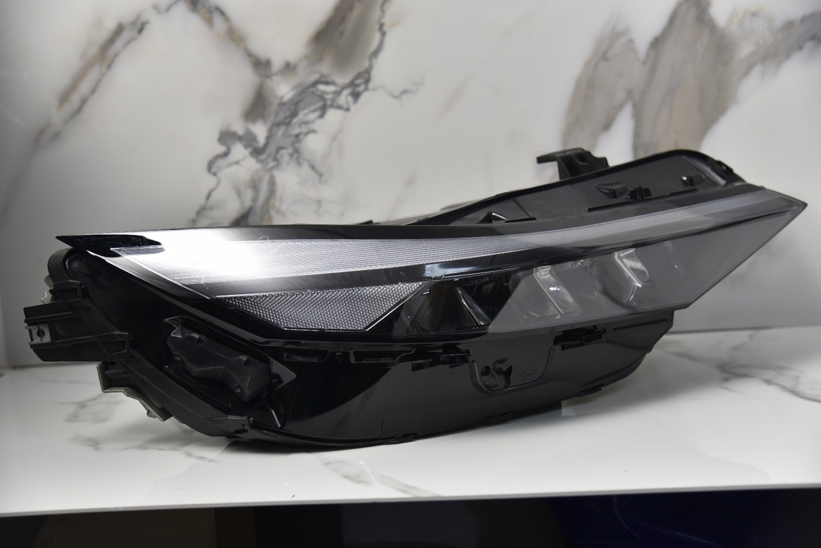 Faro Derecho LED Hyundai Elantra 