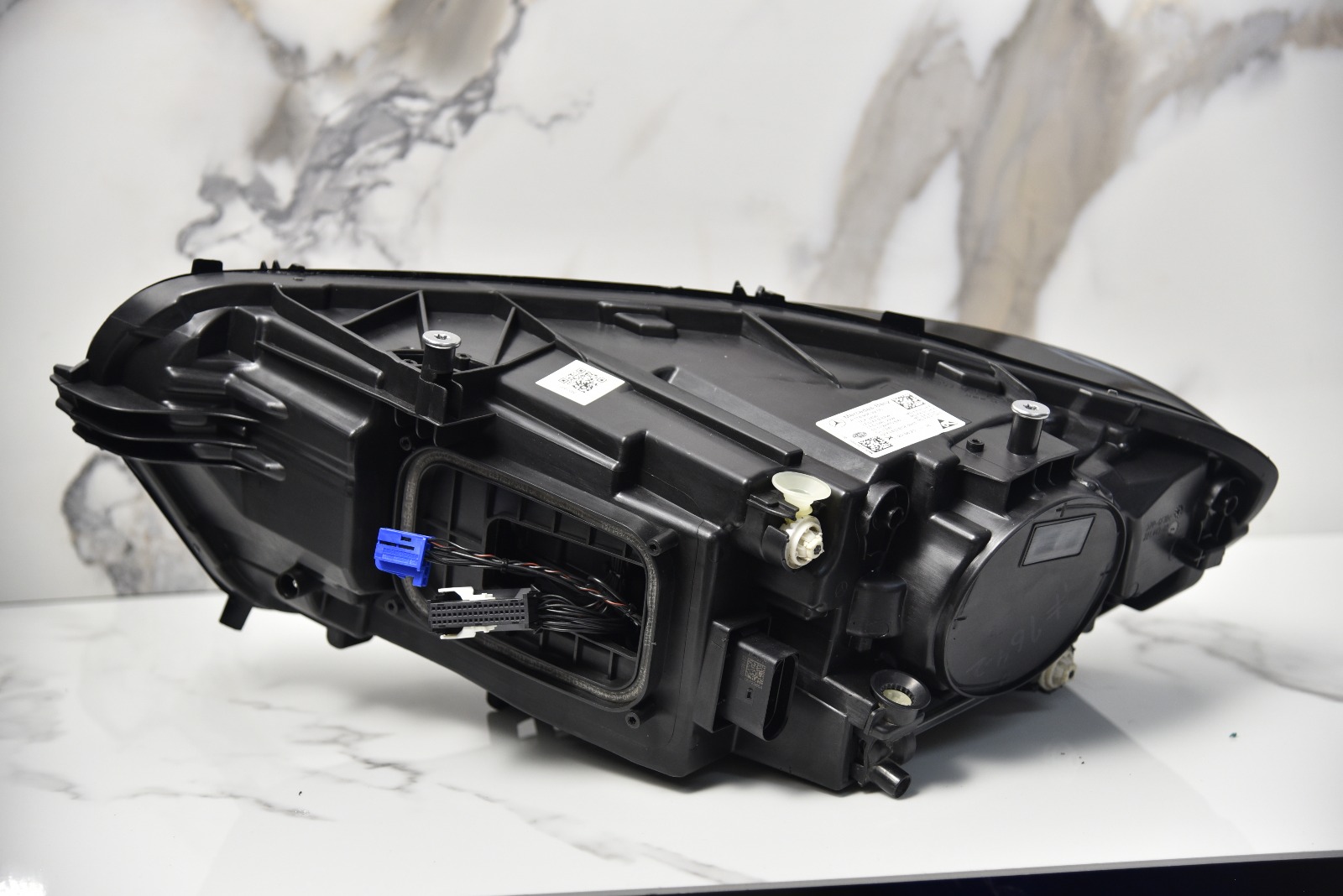 Faro  Derecho  Mercedes-Benz CLA 2019-2023