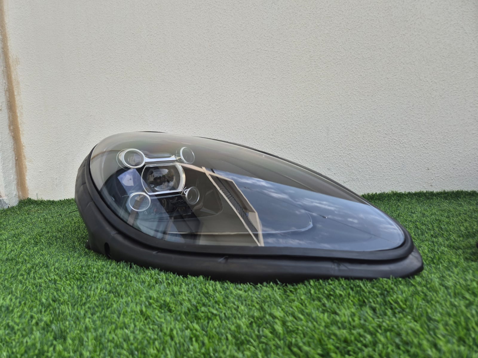 Faro Derecho Porsche Macan (95B)