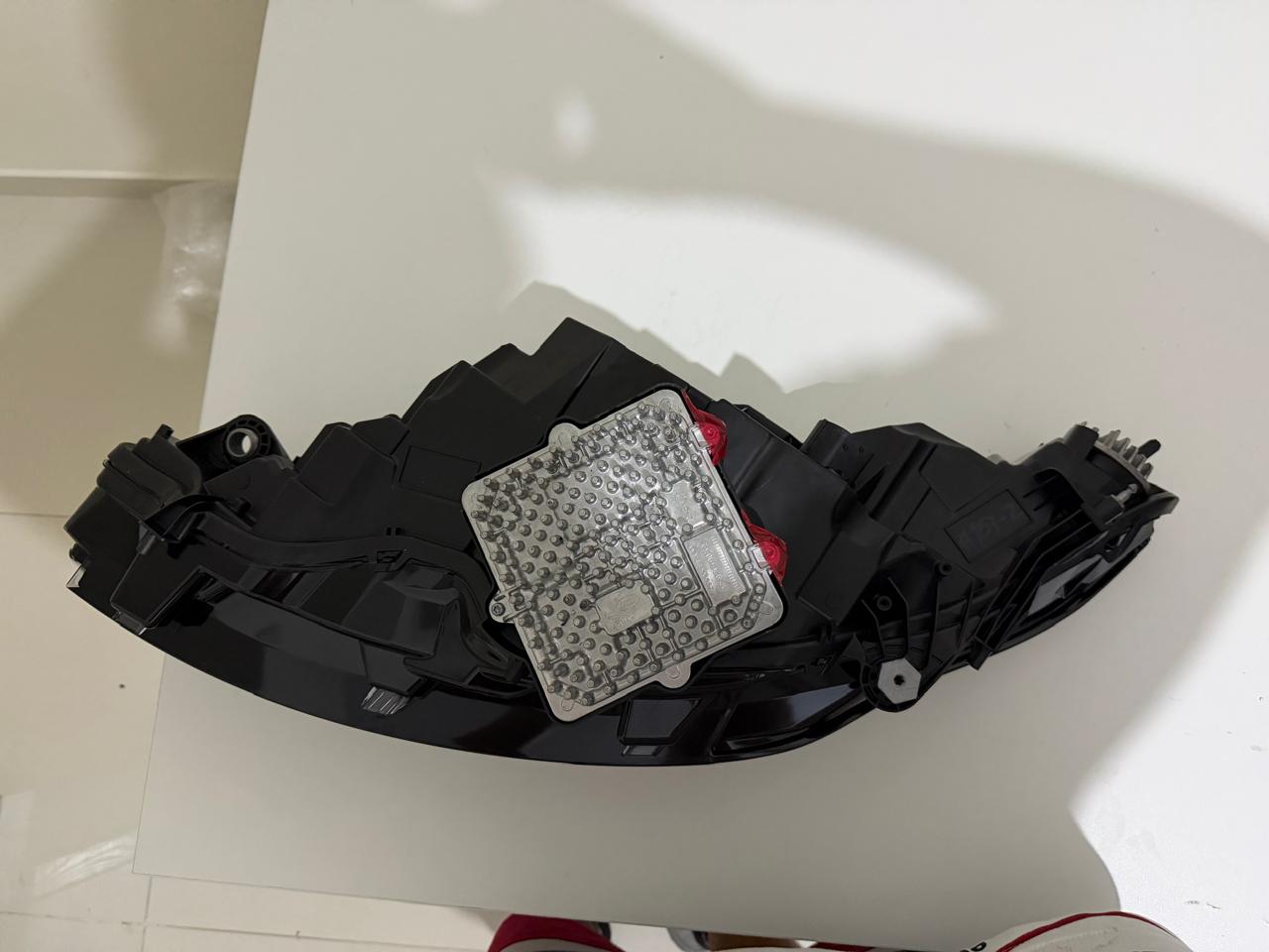 Faro Izquerdo  Range Rover Velar 2018 → 2021